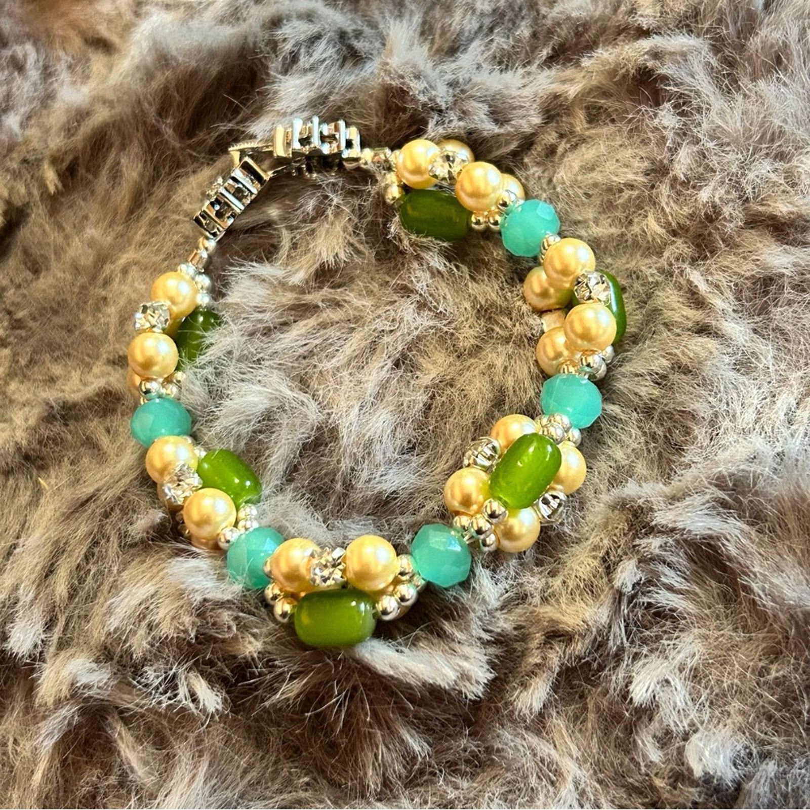 Handmade Handcrafted elegant lime fresh glam twist bracelet Size ONE SIZE - 8 Thumbnail