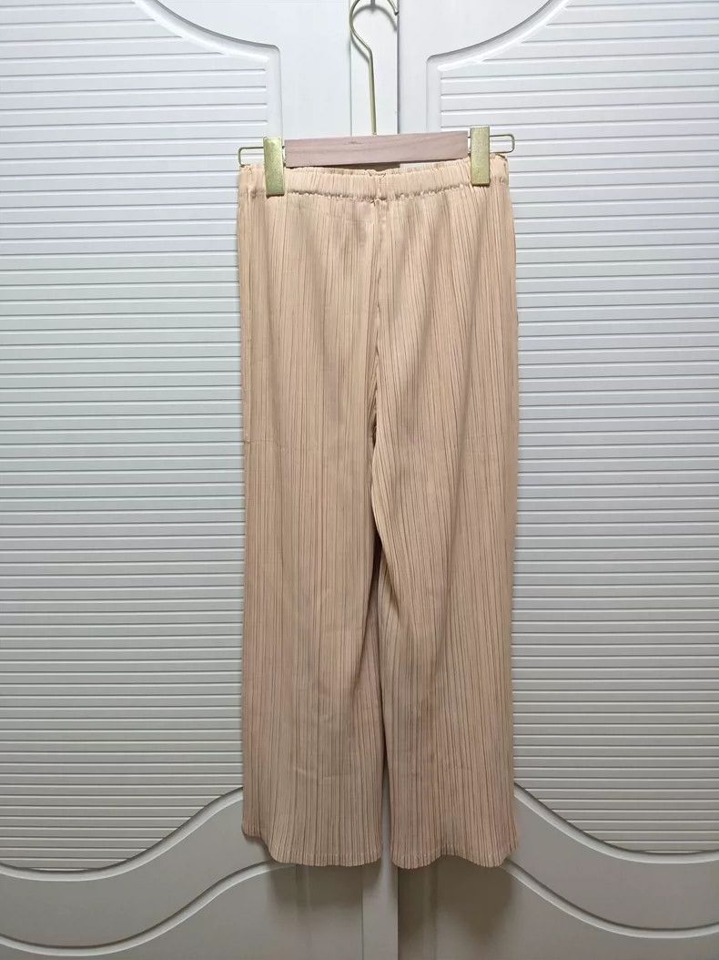 Issey Miyake Issey Miyake size:2 Beige pleated trousers Size 31" - 2 Thumbnail