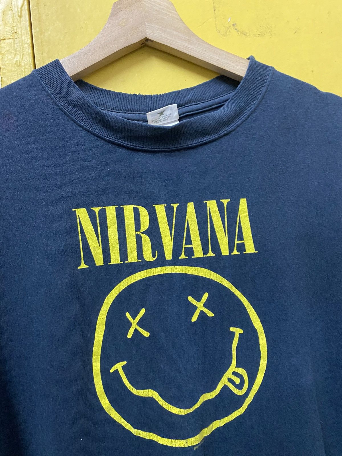Band Tees Y2K Nirvana Smiles Logo 2003 Crewneck Tee Size US M / EU 48-50 / 2 - 6 Thumbnail