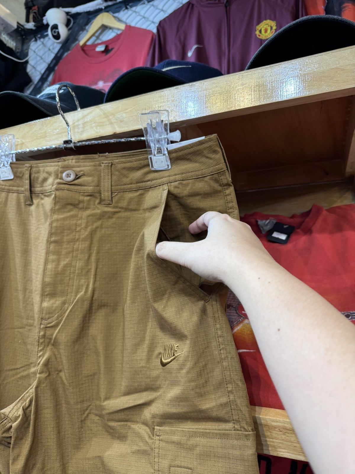 Nike Nike Standard Fit Straight Leg Regular Length CargoPants Size US 30 / EU 46 - 4 Thumbnail