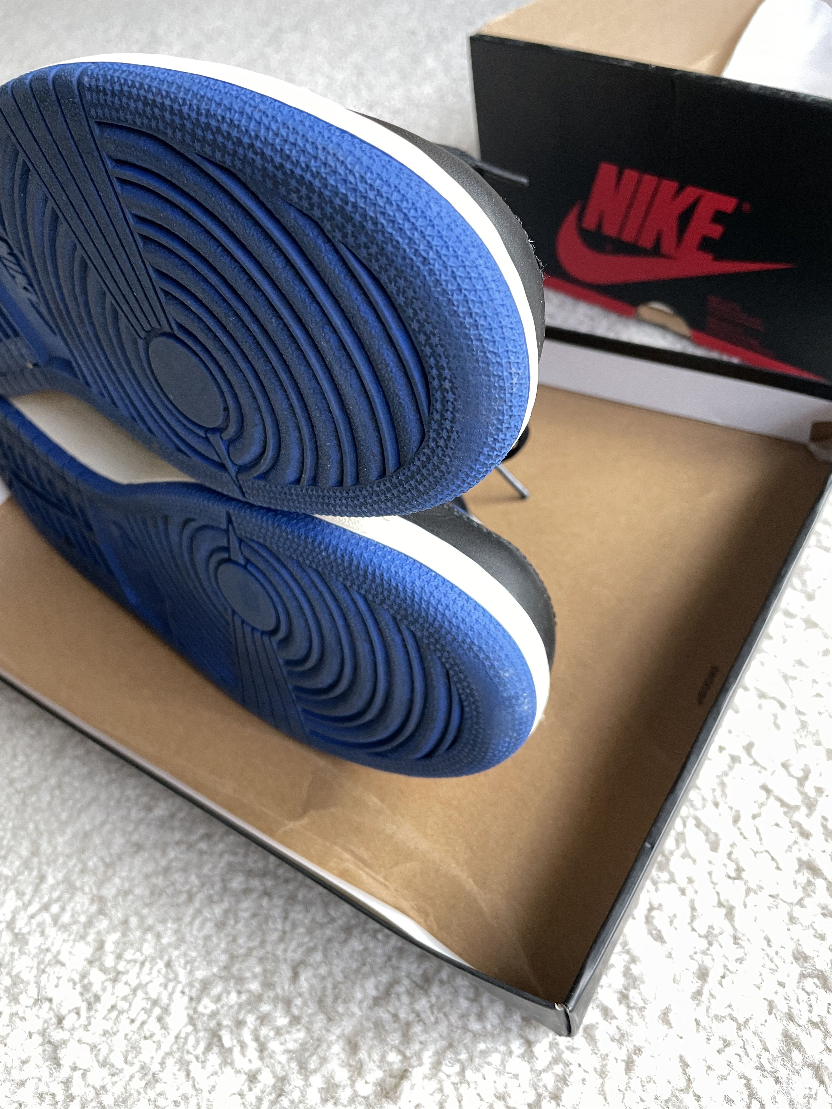 Jordan Brand × Nike 2015 Air Jordan I Low - Royal [size 7Y] Size US 7 / EU 40 - 4 Thumbnail