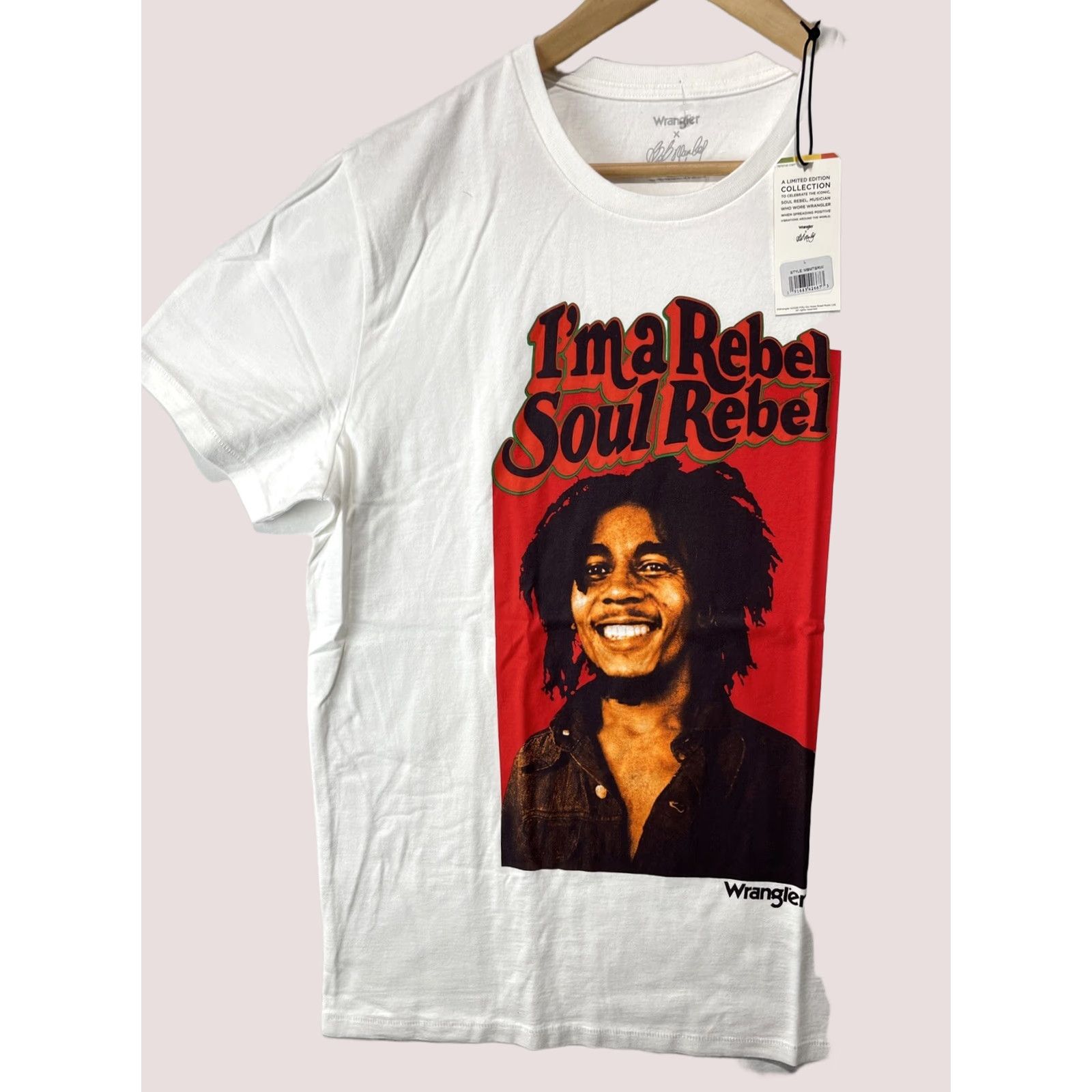 Wrangler Wrangler Shirt Mens Large White Bob Marley Im A Soul Rebel Short Sleeve Tee Size US L / EU 52-54 / 3 - 1 Thumbnail