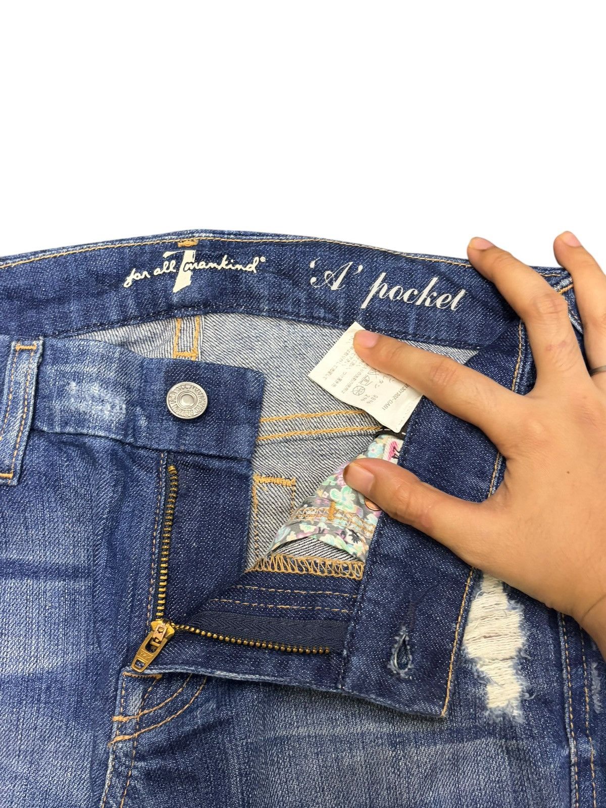 7 For All Mankind Vintage 7 For All Mankind Distress Low Rise Flare Jeans Size 27" / US 4 / IT 40 - 5 Thumbnail