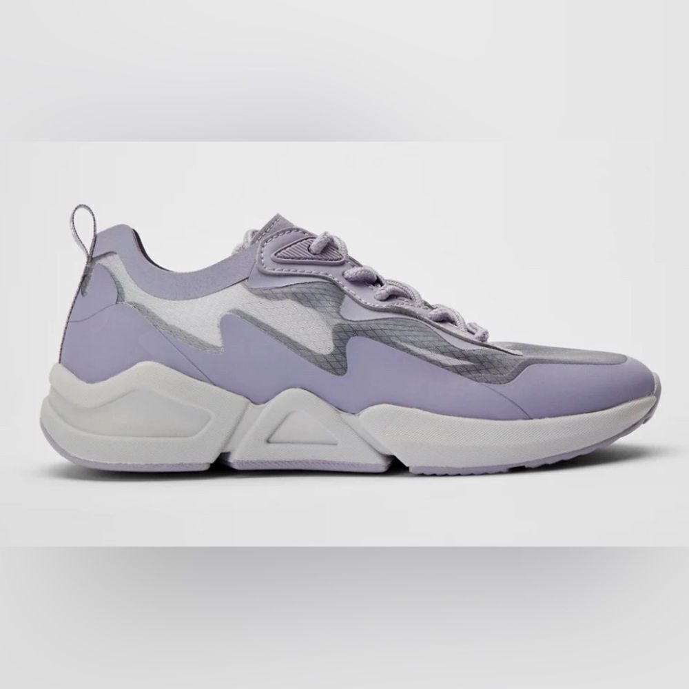 Fabletics Fabletics Larchmont Performance Sneaker. Light plum. Mesh i Size US 7.5 / IT 37.5 - 1 Thumbnail