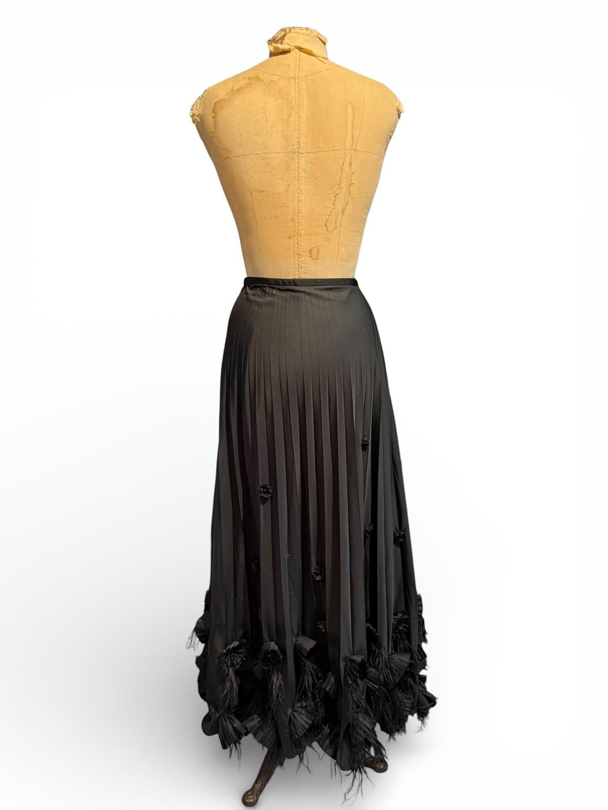 Other Dana Buchman Elegant Maxi Skirt w/ Pleats and Floral Detail Size 34" / US 12 / IT 48 - 3 Thumbnail