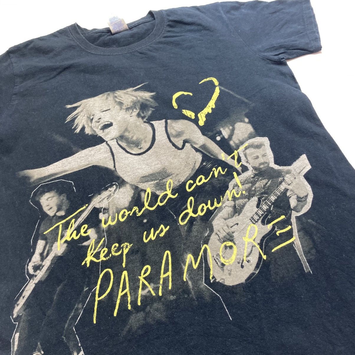 Band Tees vintage paramore pop punk rock band tee Size US S / EU 44-46 / 1 - 2 Thumbnail