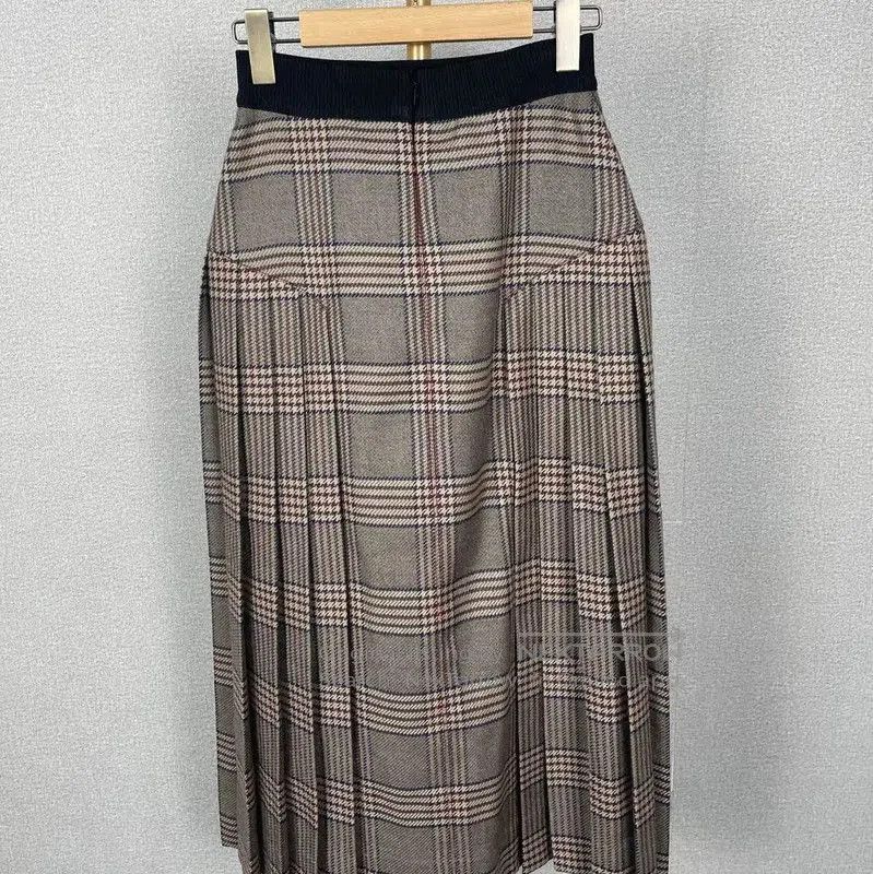Fendi Fendi Multicolor Polyester Midi Skirt . Size 23" - 2 Thumbnail