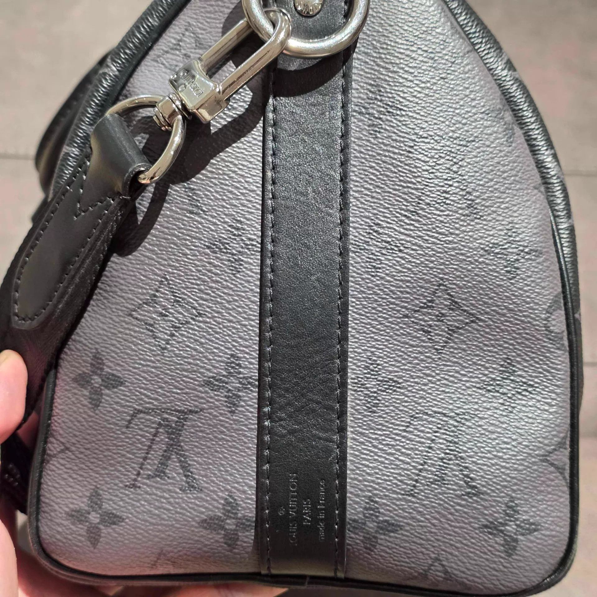 Louis Vuitton Louis Vuitton Men's Keepall 35 Black Travel Bag Size ONE SIZE - 6 Thumbnail