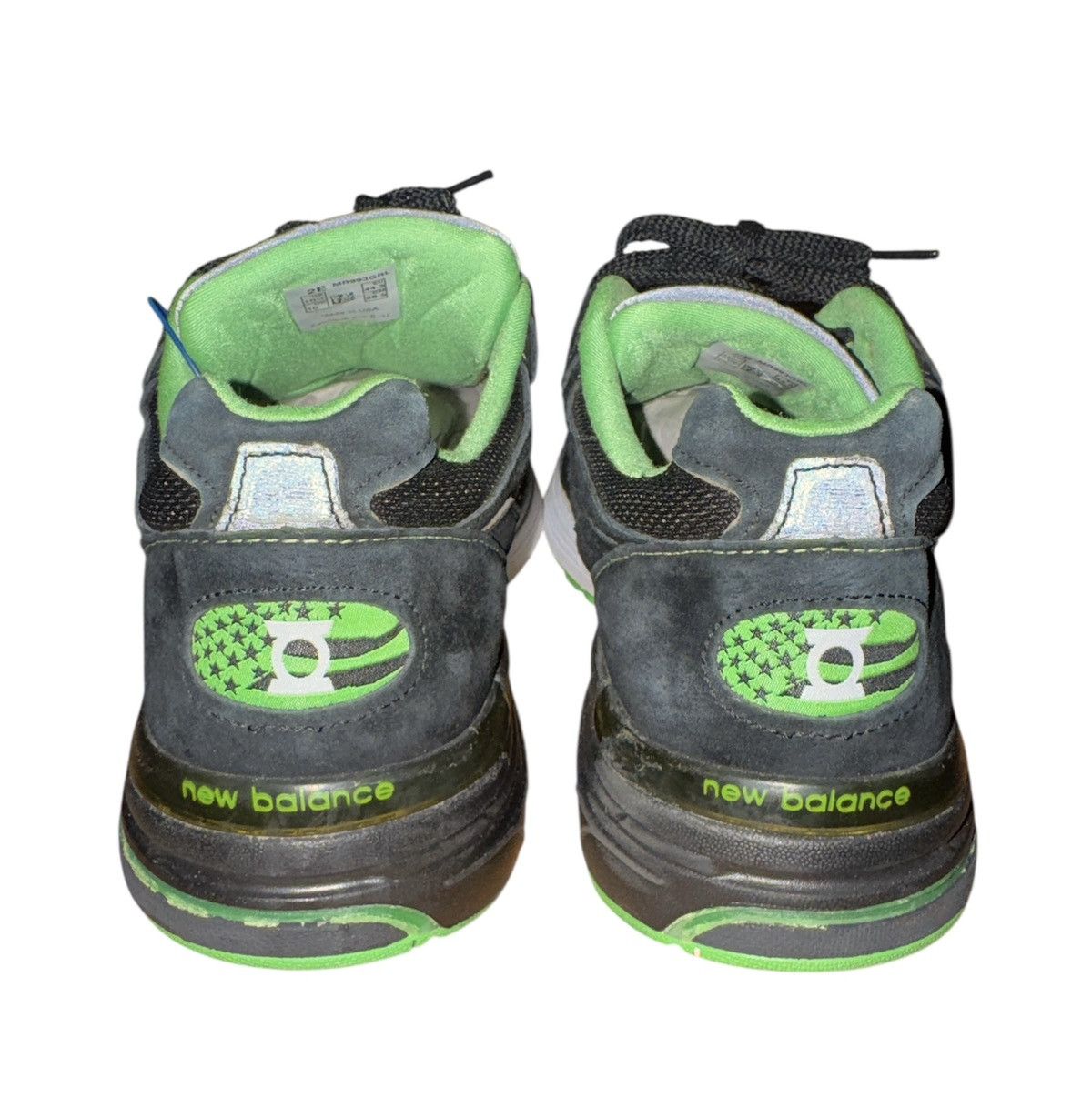 New Balance 1 of 300 ‘Green Lantern’ Friends and Family Size US 10.5 / EU 43-44 - 3 Thumbnail