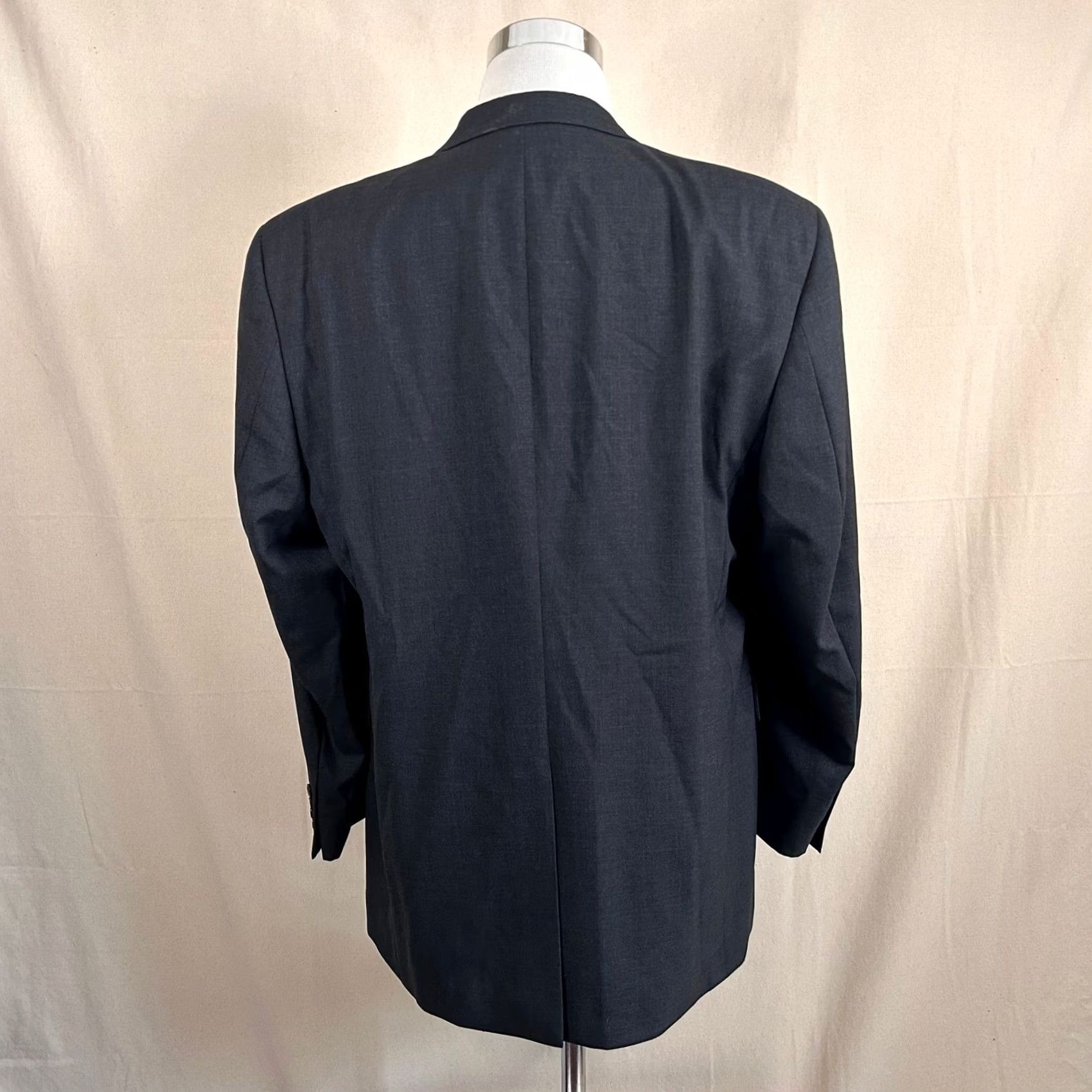 Jos. A. Bank Jos. A. Bank Suit 46R Charcoal Gray 100% Wool Two Button Vented Pleated Flat Front 40x30 Size 46R - 6 Thumbnail
