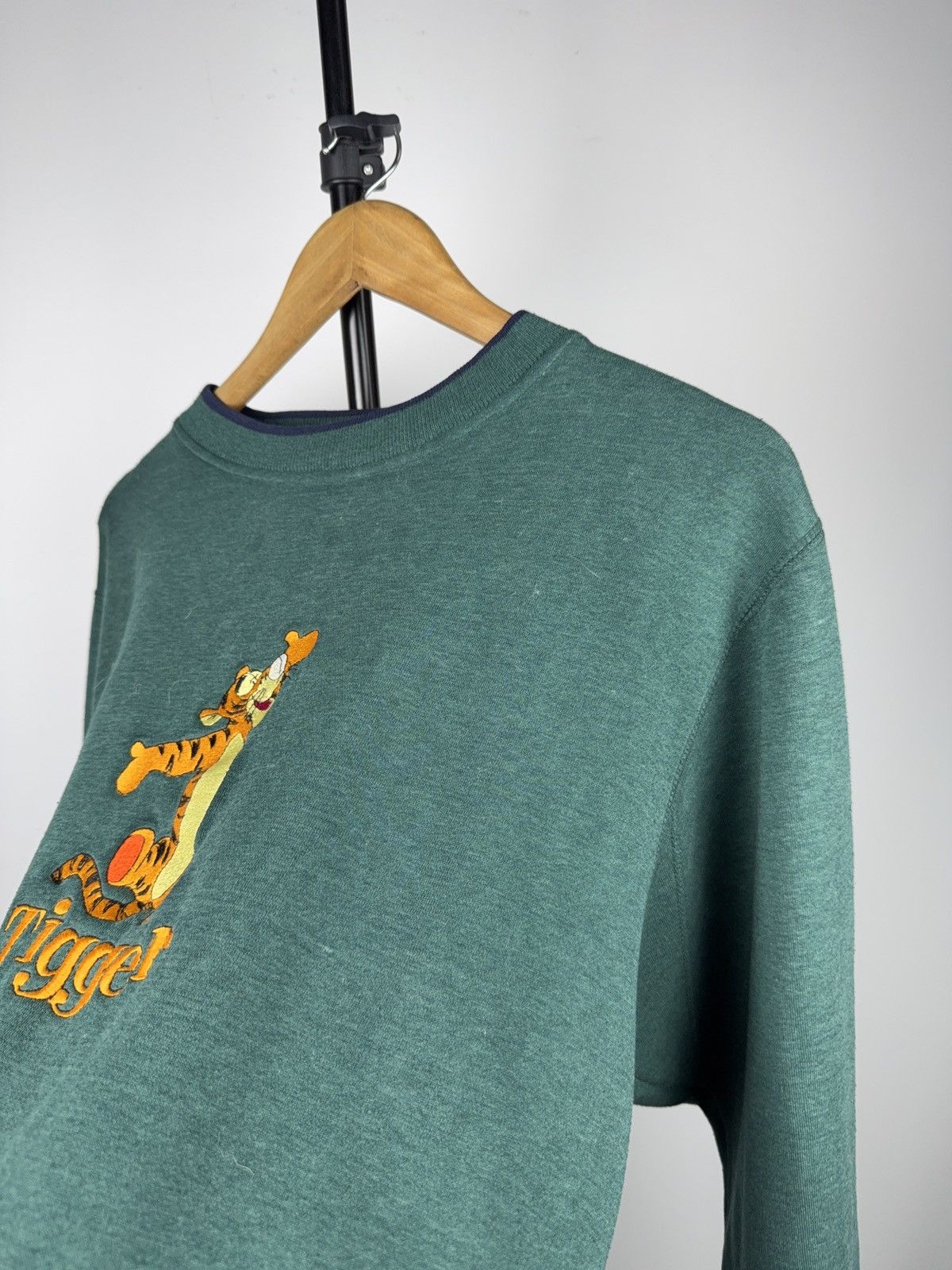 Disney 90s Vintage Disney Tigger Pooh Embroidered Sweatshirt L Size US L / EU 52-54 / 3 - 7 Thumbnail