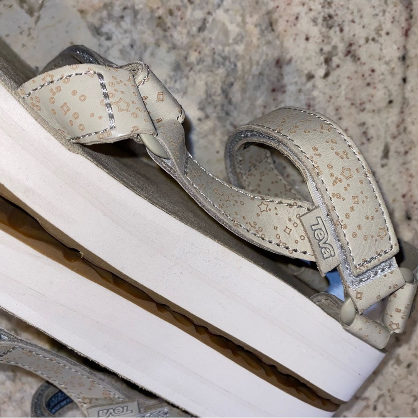Teva TEVA Womens $116 Leather Sanborn Universal Star Sandal Gry 9 Size US 9 / IT 39 - 5 Thumbnail