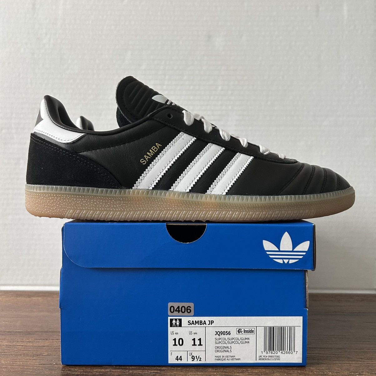 adidas gazelle silver green womens Sneaker Politics main image 0
