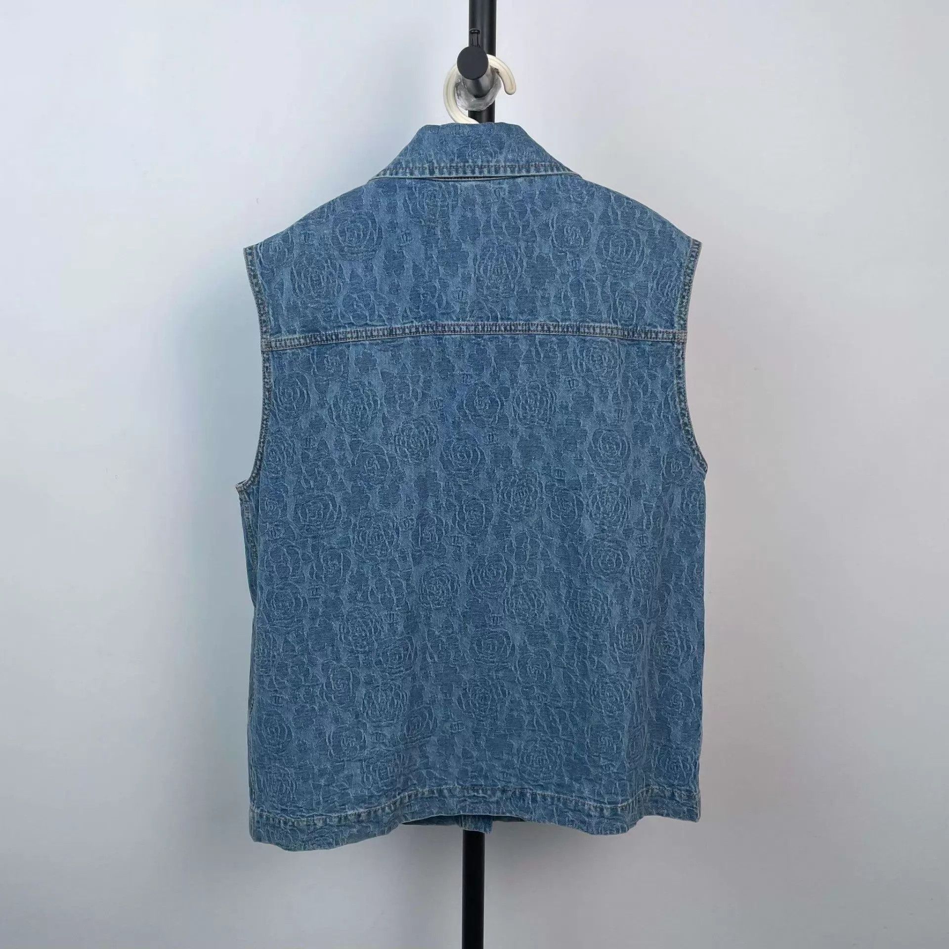 Chanel Chanel 23P Blue Camellia Denim Vest 38 Size S / US 4 / IT 40 - 2 Thumbnail