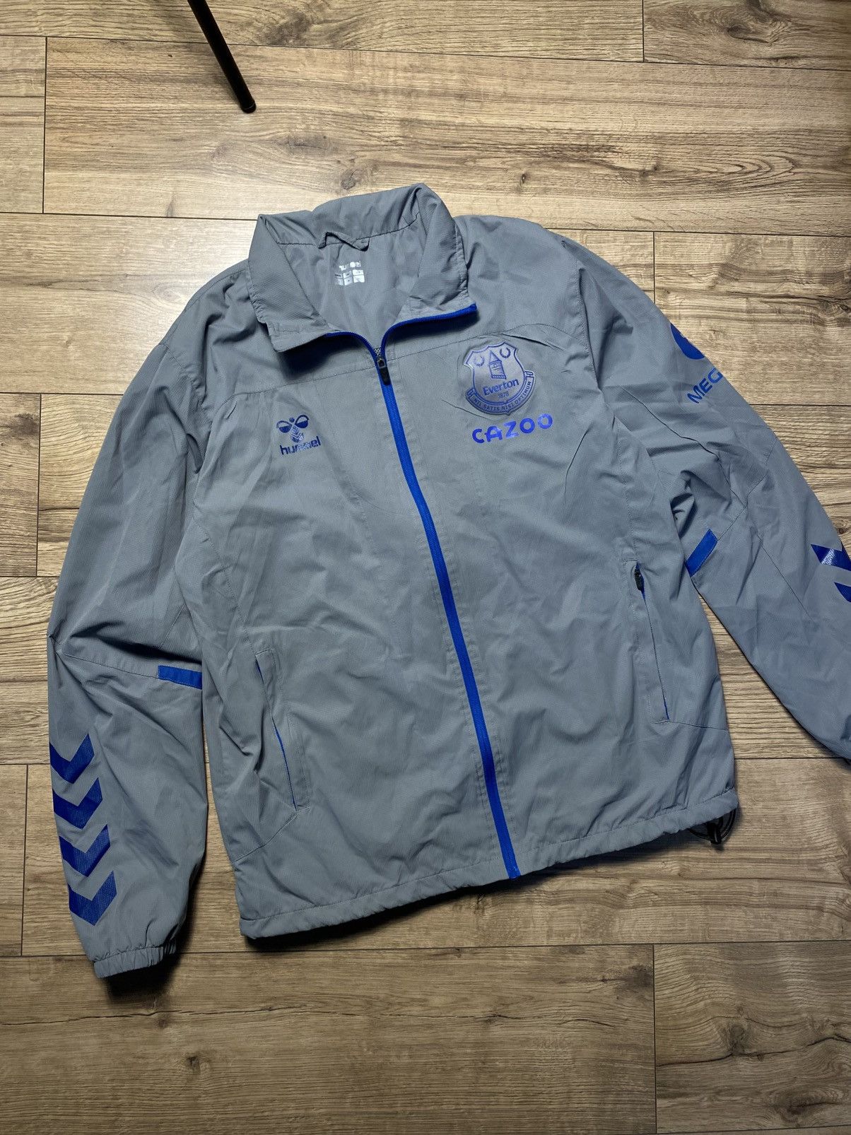 Hummel EVERTON FOOTBALL SOCCER TRAINING JACKET HUMMEL sz L MEN Size US L / EU 52-54 / 3 - 1 Thumbnail
