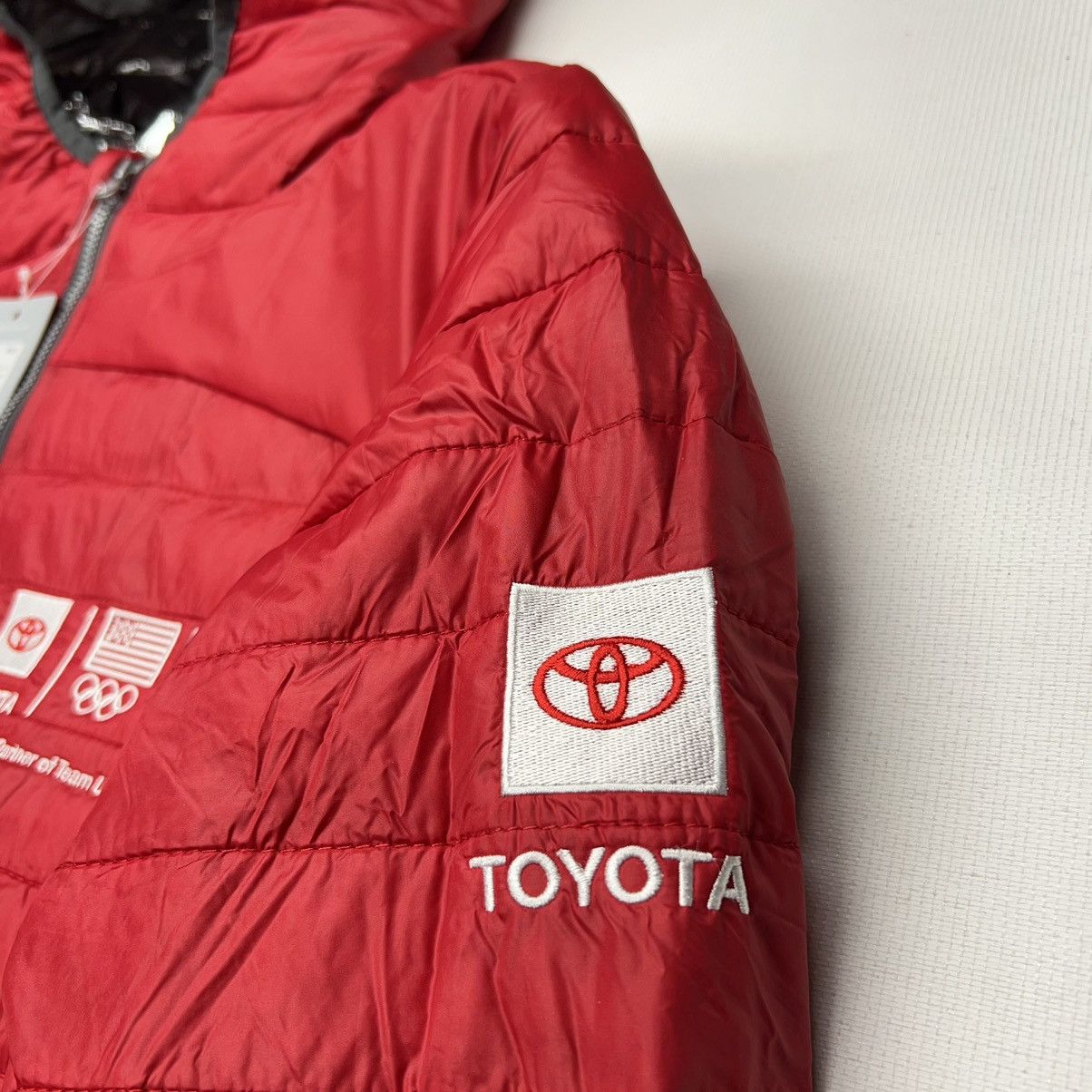 Japanese Brand NEW Toyota Jacket Red Puffer Full Zip Coat Olympics Promo Size US M / EU 48-50 / 2 - 9 Thumbnail