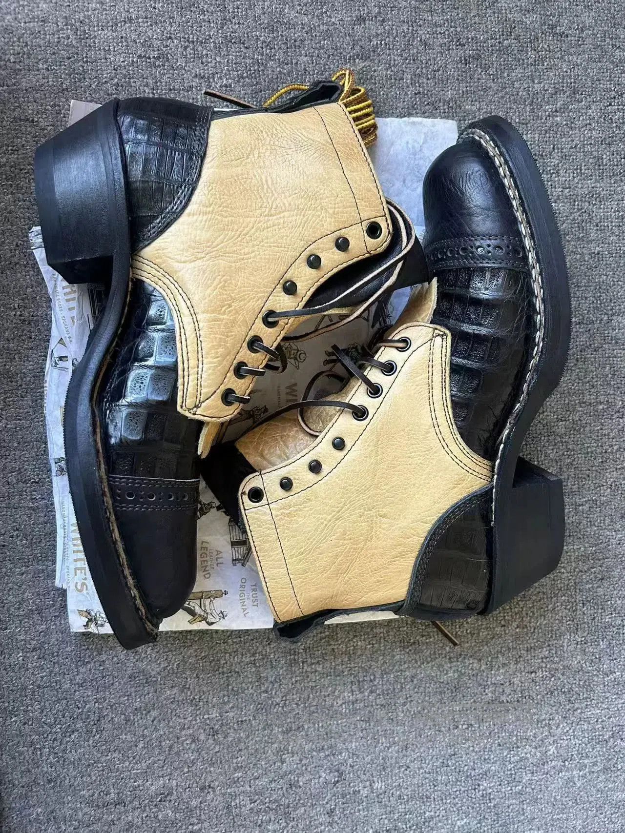Japanese Brand whites boots in crocodile and bull leather. Size US 9 / EU 42 - 3 Thumbnail