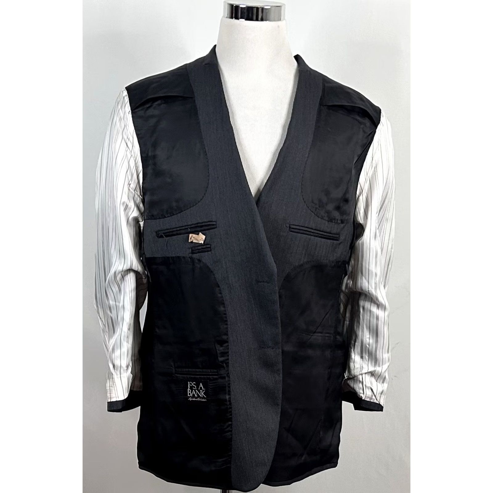 Jos. A. Bank Jos A Bank 46R Sport Coat 100% Wool Gray Herringbone Two-Button Lined Vented Size US XS / EU 42 / 0 - 7 Thumbnail