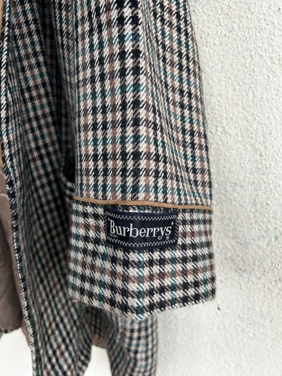 Burberry Vintage Burberry’s Houndstooth Wool Sleeping Coat Size US L / EU 52-54 / 3 - 8 Thumbnail