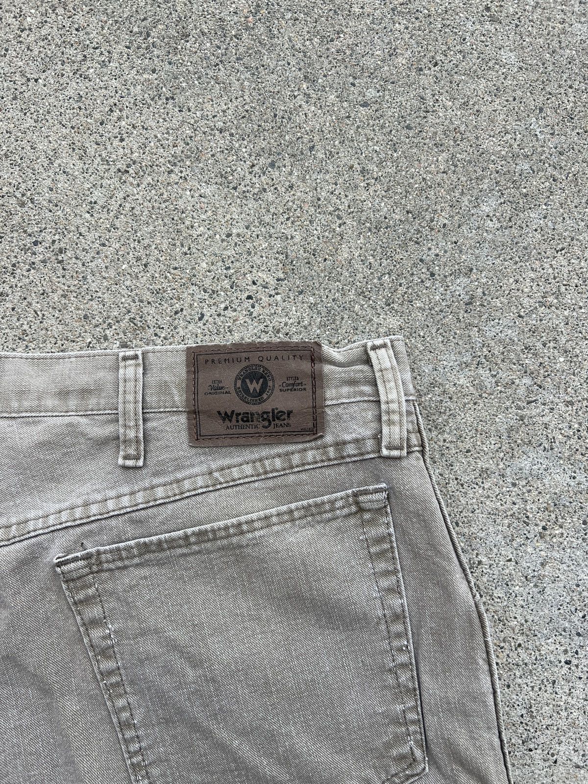 Vintage × Wrangler Vintage Wrangler Light Tan Khaki Relaxed Denim Shorts Sz. 36 Size US 36 / EU 52 - 4 Thumbnail
