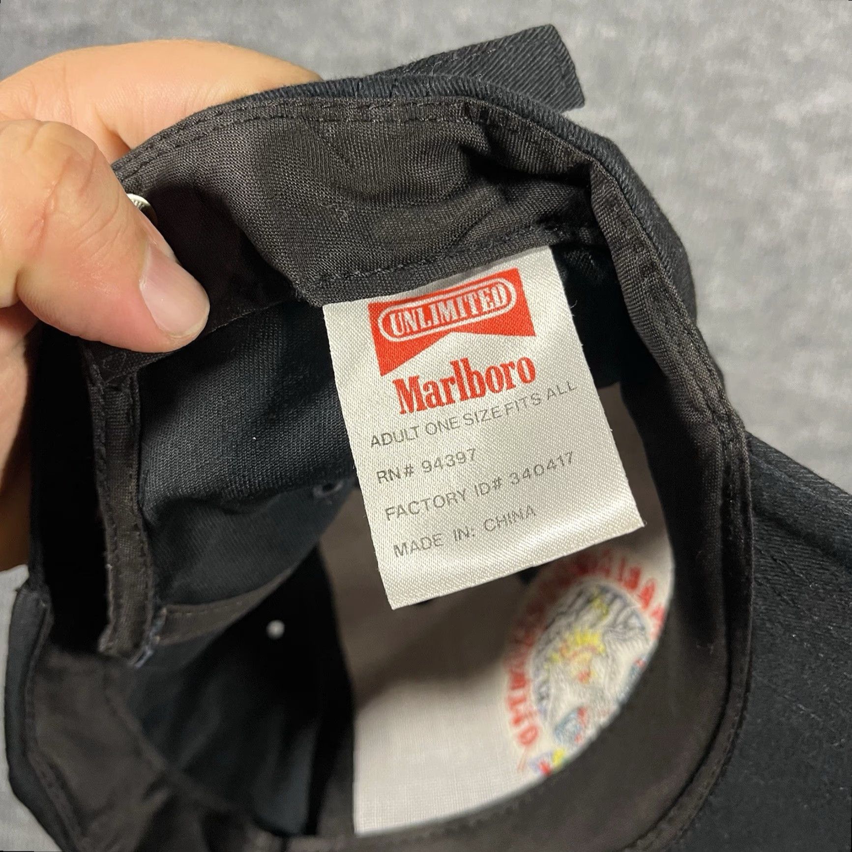 Marlboro VINTAGE Marlboro Unlimited Hat Black One Size Strapback Mens 90s Nature Adventure Promo RARE Size ONE SIZE - 5 Thumbnail