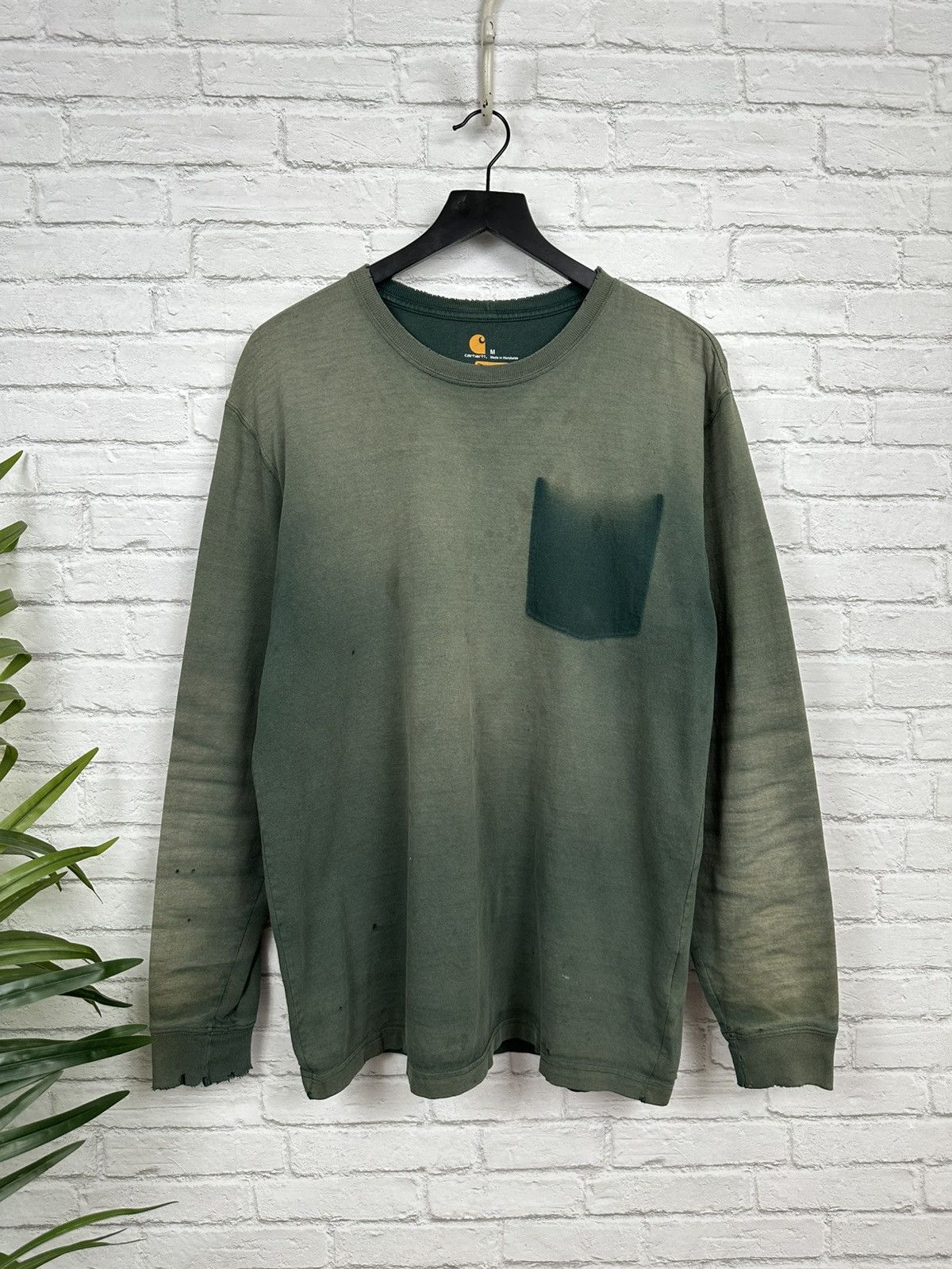 Carhartt (M) BEAUTIFUL FADED THRASHED Carhartt Longsleeve Tee Size US M / EU 48-50 / 2 - 3 Thumbnail