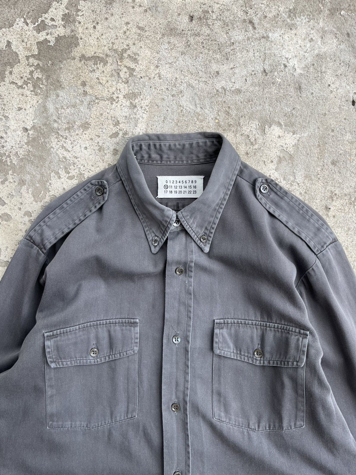 Maison Margiela SS’02 Maison Martin Margiela Button Down Military Shirt Size US L / EU 52-54 / 3 - 2 Thumbnail