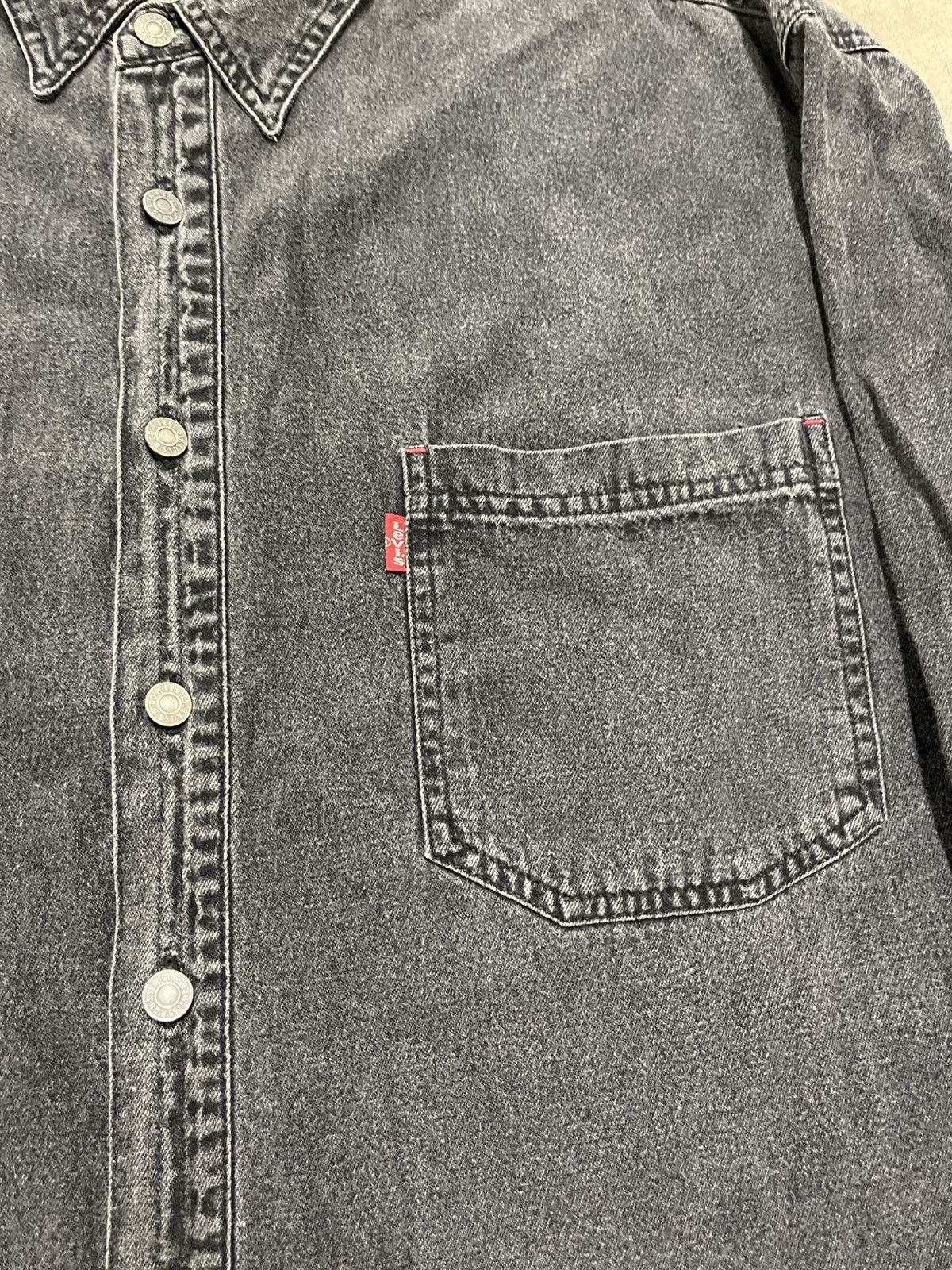Levi's × Vintage Levi’s button up denim shirt preppy fall streetwear hype Size US XL / EU 56 / 4 - 6 Thumbnail