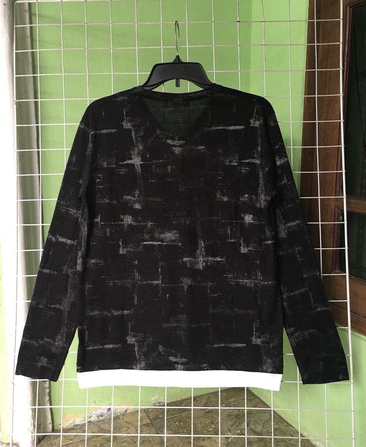 Beauty Beast Semantic Design Longsleeve Size US M / EU 48-50 / 2 - 4 Thumbnail