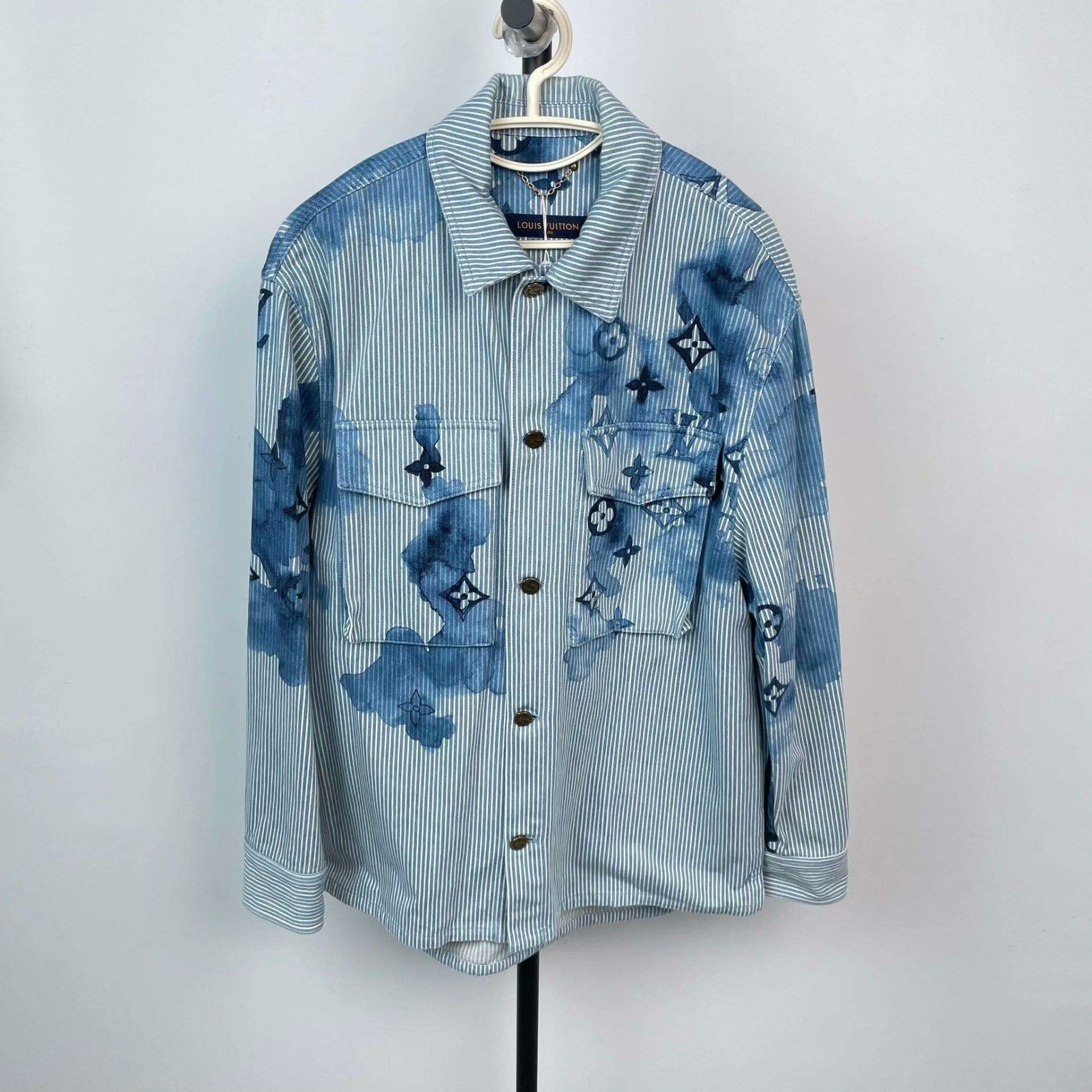 Louis Vuitton Louis Vuitton Denim Striped Blue Shirt L Men Size US L / EU 52-54 / 3 - 1 Thumbnail