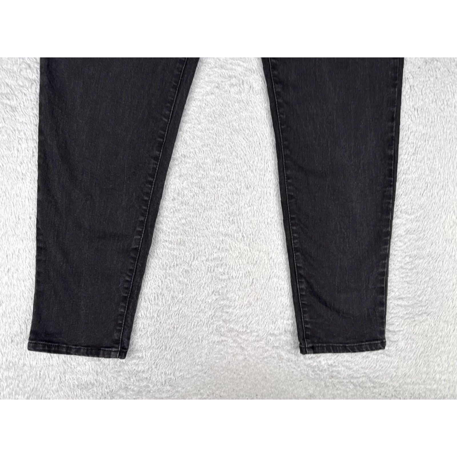 Jessica Simpson Jessica Simpson Jeans Womens 12 Black Skinny Stretch Denim Mid Rise 31x28 Size 34" / US 12 / IT 48 - 2 Thumbnail