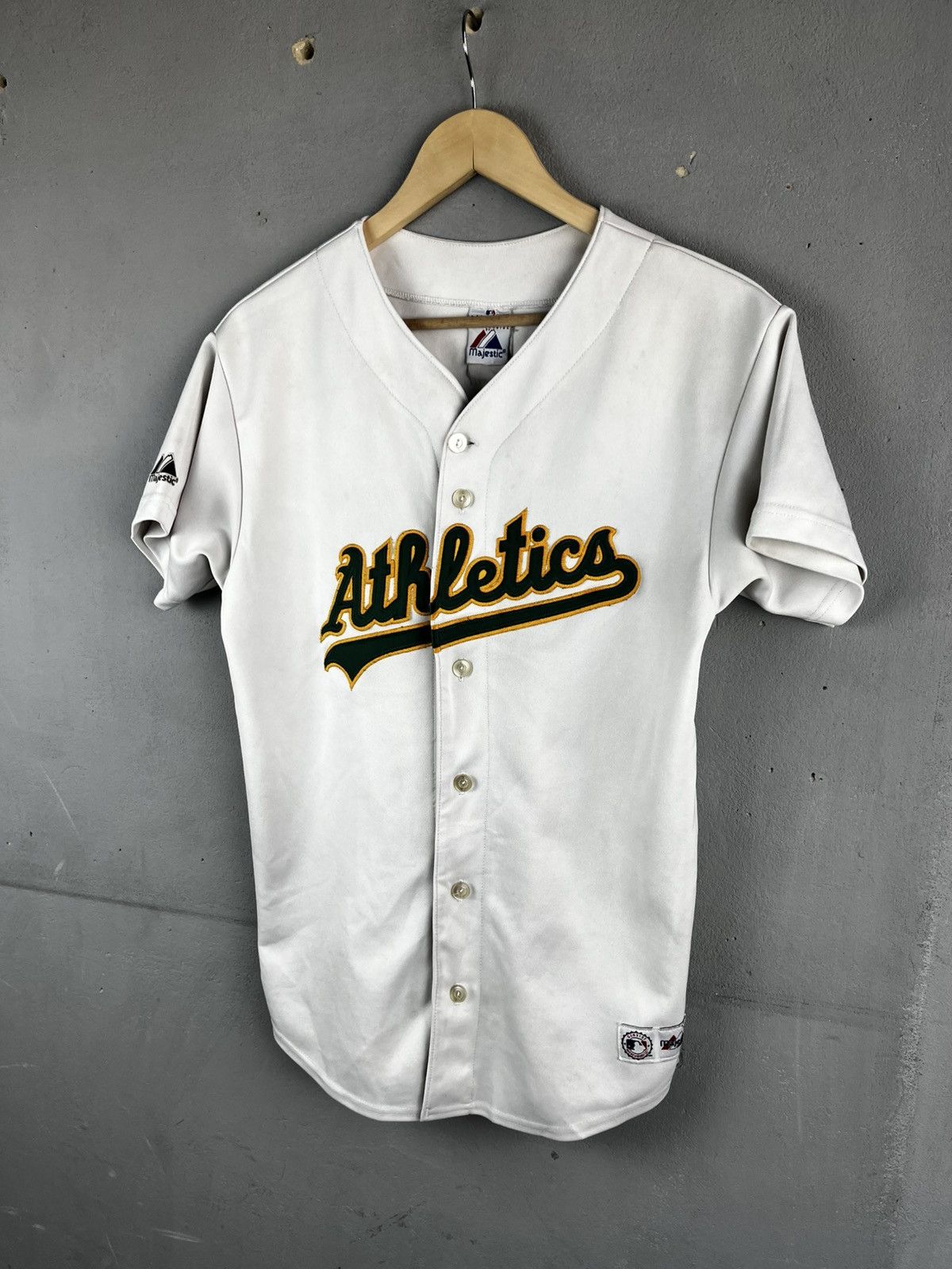 Vintage Vintage Athletic Majestic MLB jersey size m Size US M / EU 48-50 / 2 - 1 Thumbnail