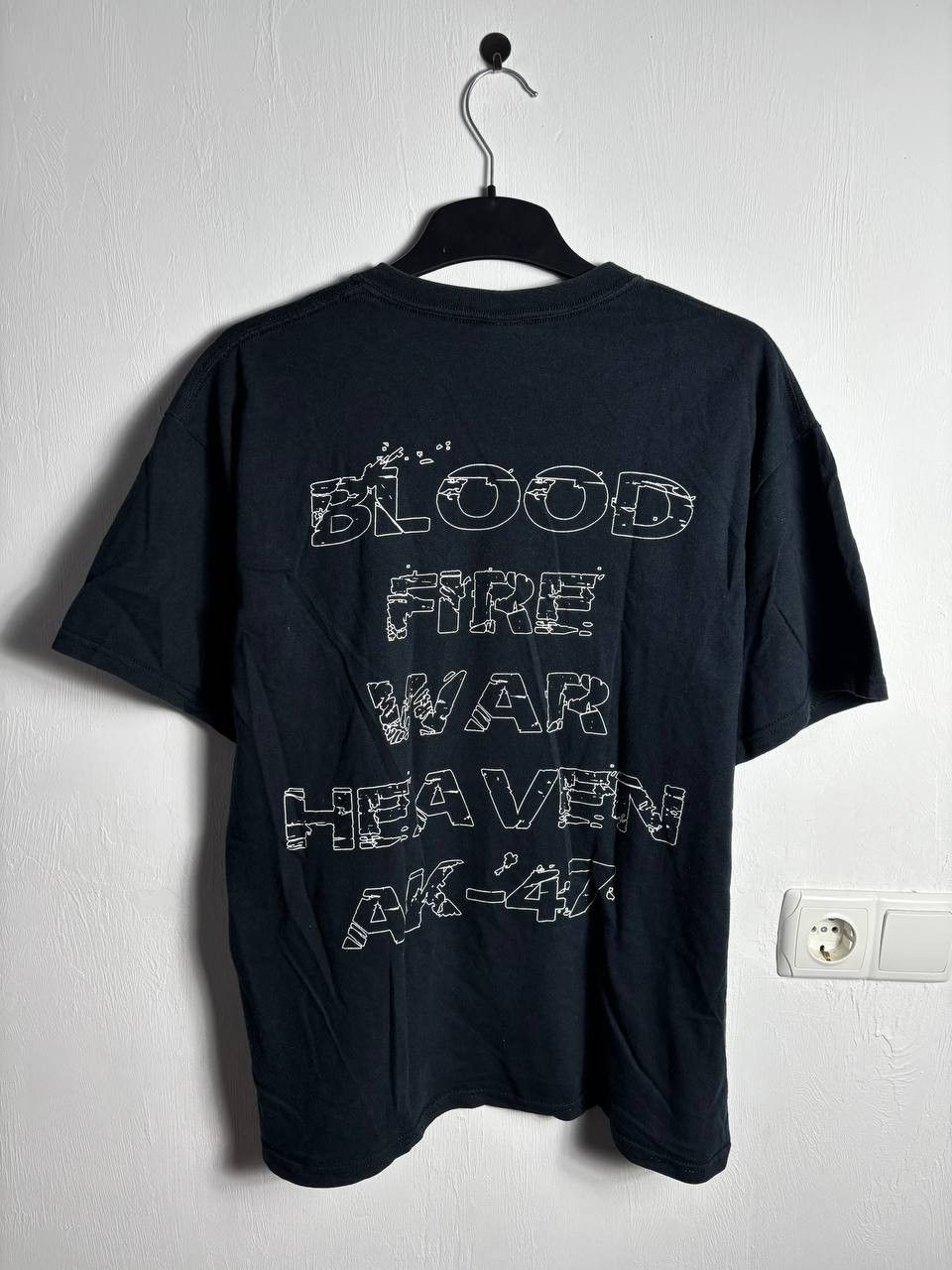 Band Tees Soulfly RARE Vintage AK-47 Blood Fire War Heaven T-Shirt Tee Size US L / EU 52-54 / 3 - 6 Thumbnail