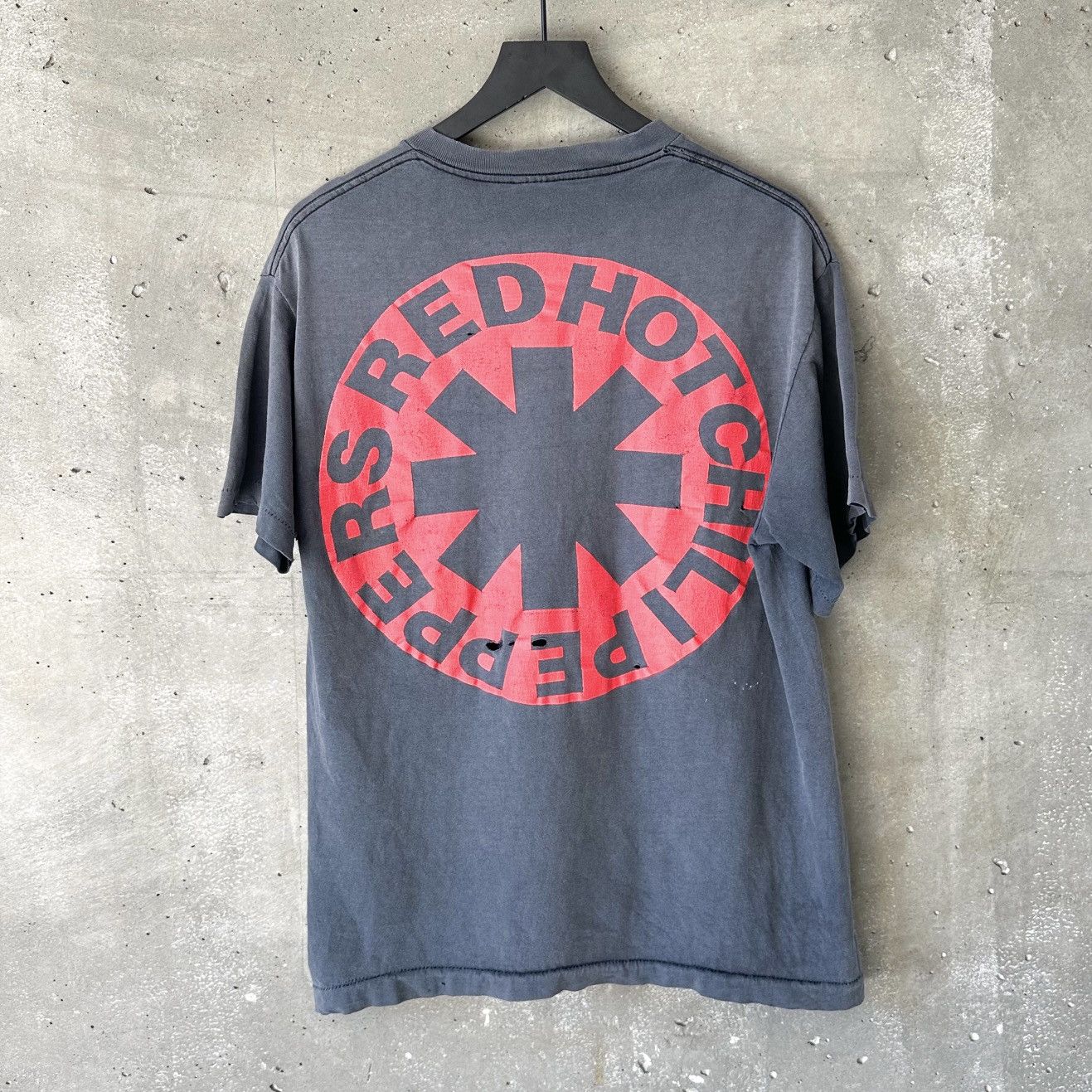 Band Tees 90’s FADED Red Hot Chili Peppers Portrait T-Shirt Size US L / EU 52-54 / 3 - 3 Thumbnail