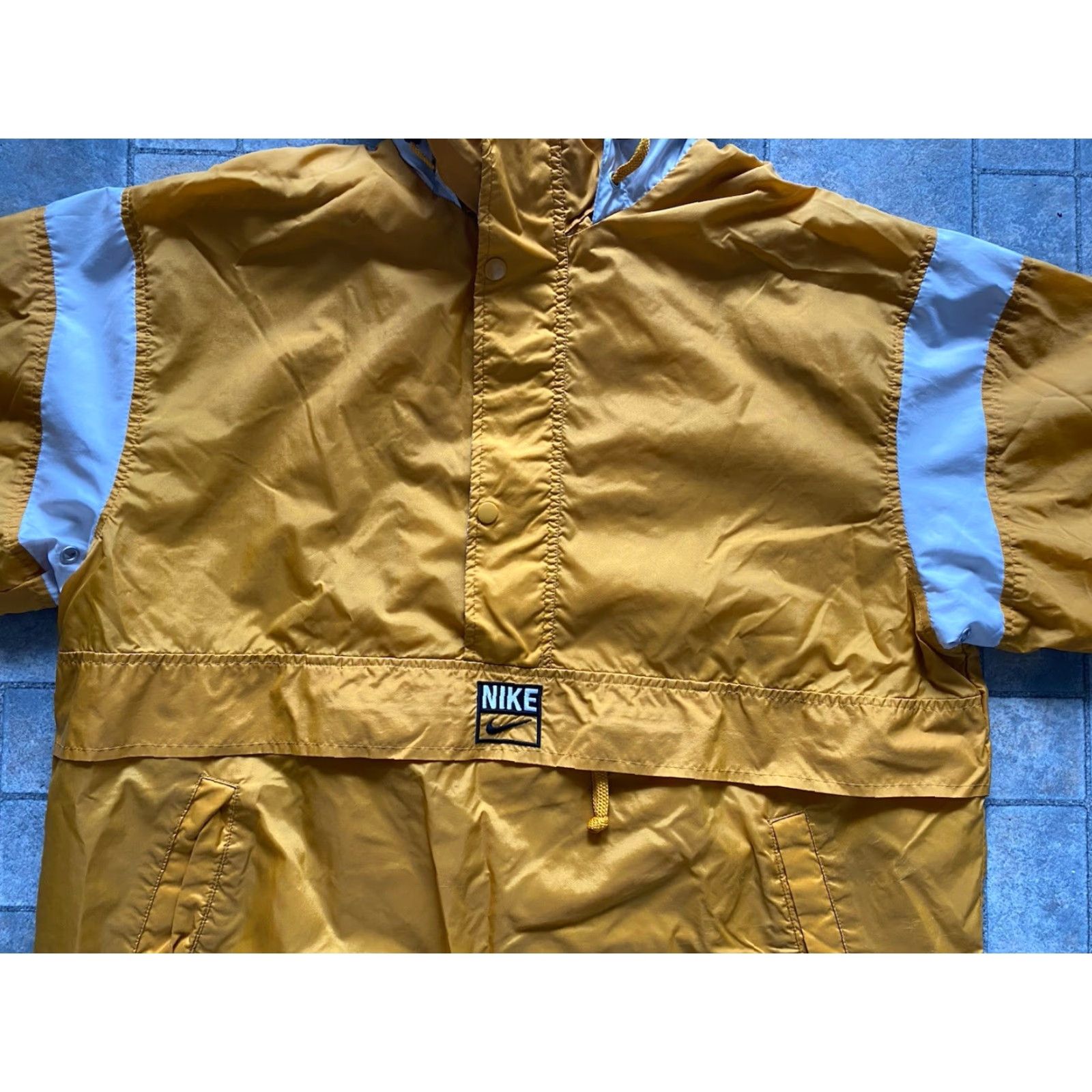 Nike Nike Windbreaker Jacket Men L Yellow Hooded Pockets Zipped Pockets Front Pocket Back Vents nylon polyester Regular Size US L / EU 52-54 / 3 - 4 Thumbnail