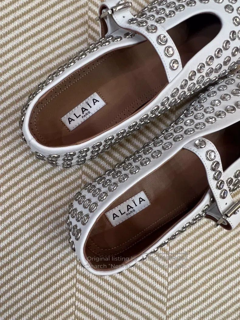 Alaia Alaia White Crystal Leather Mary Jane Shoes for Women Size US 7.5 / IT 37.5 - 4 Thumbnail