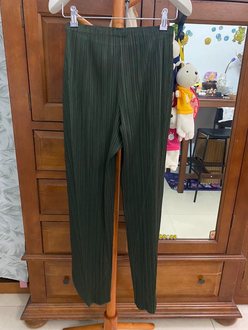 Issey Miyake Issey Miyake Black irregular-shaped pants Size 25" / US 0 / IT 36 - 2 Thumbnail
