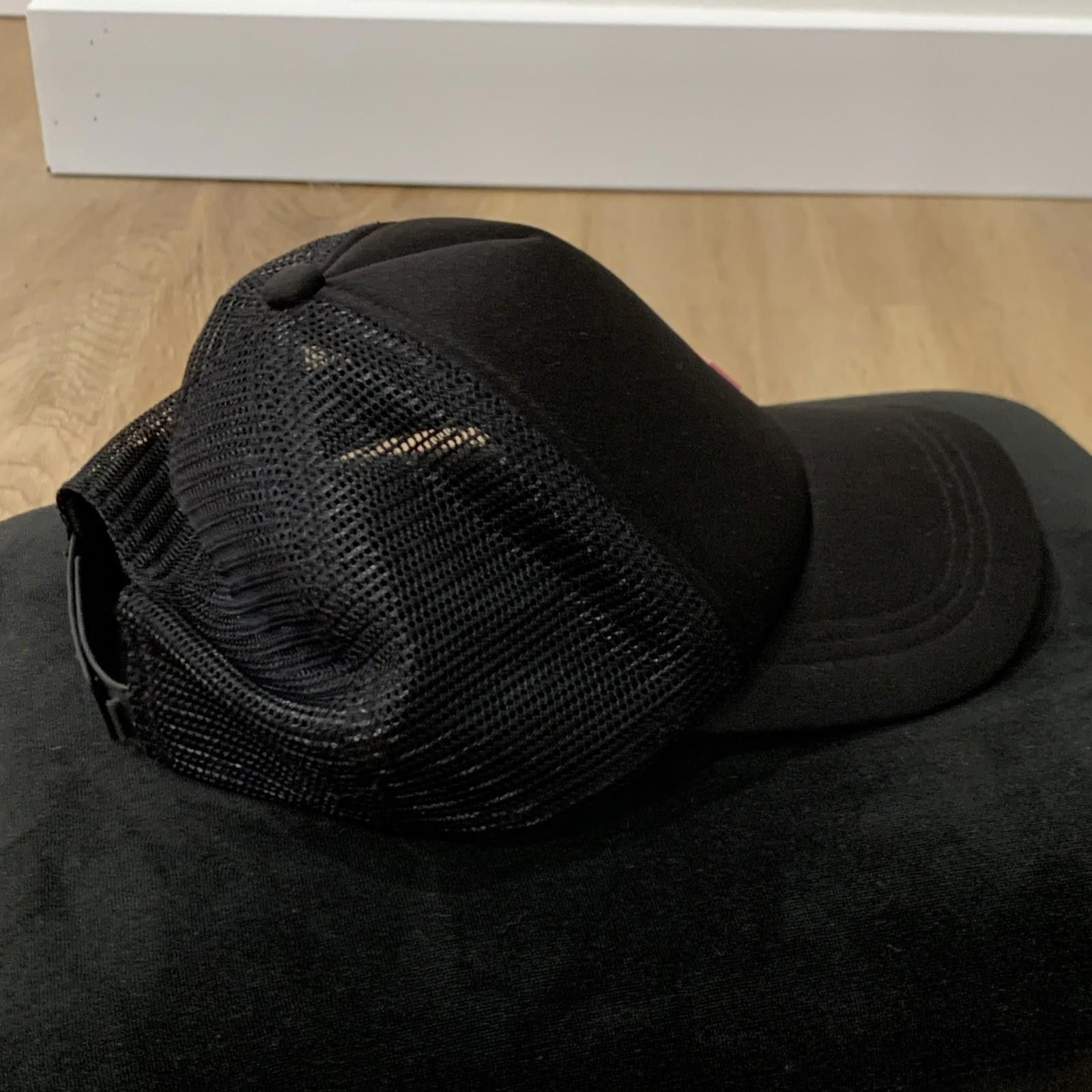 Pink Bench Women’s Trucker Cap Black Pink Logo Adjustable NWOT Size ONE SIZE - 5 Thumbnail