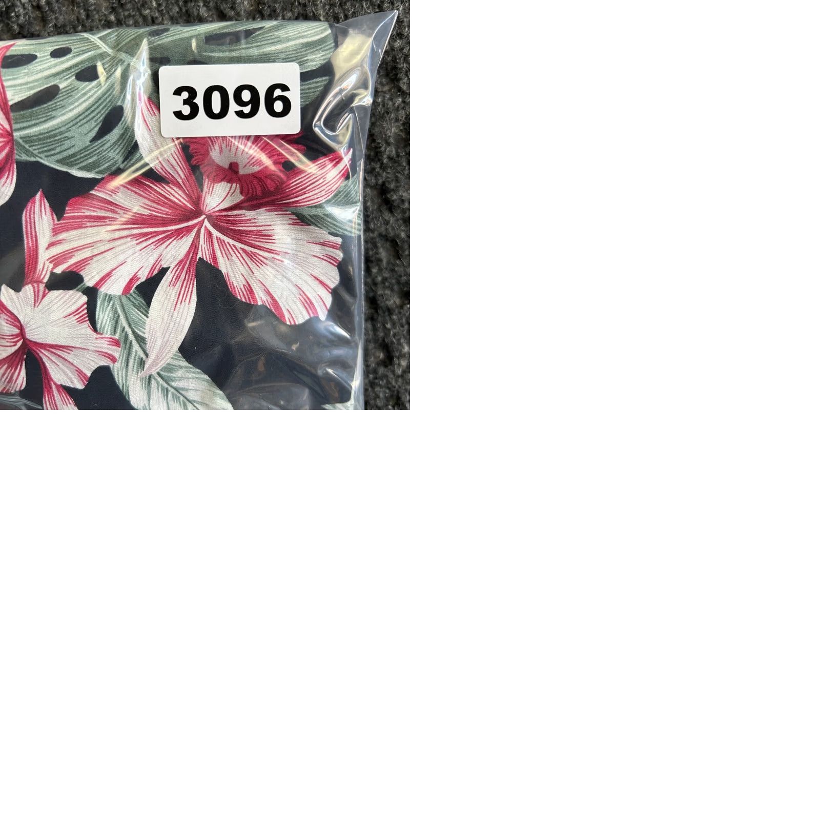 Vintage VINTAGE 7 Diamonds Mens Short Sleeve Button Down Shirt L Hawaiian Black Flowers Shirt, Floral, Beach, Hawaiian, 7 Diamonds, Casual, Vintage, Mens Size US L / EU 52-54 / 3 - 9 Thumbnail