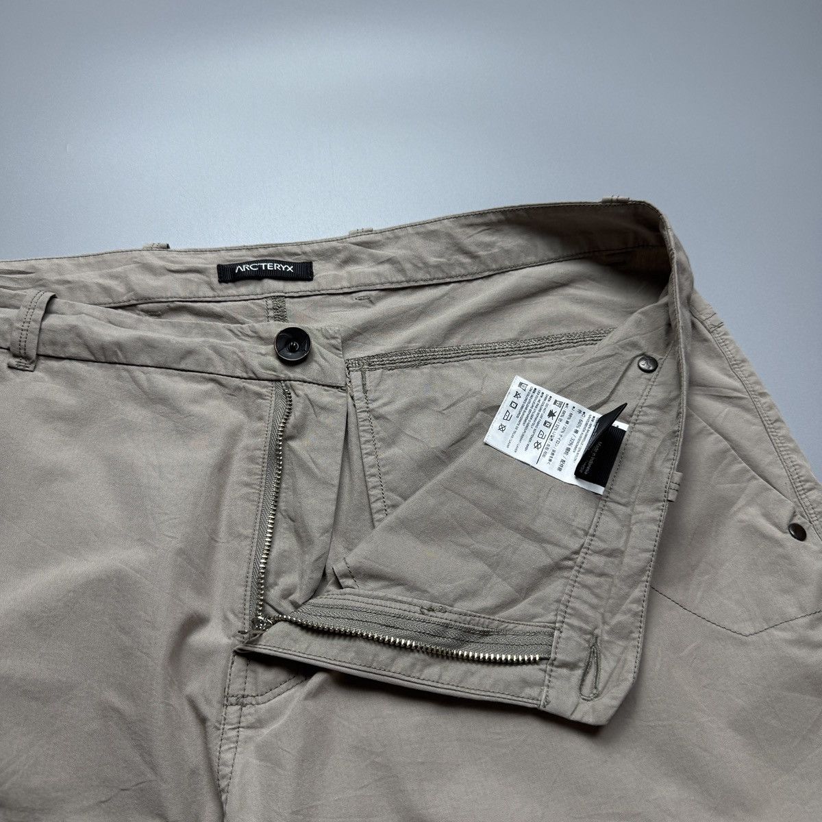 Arc'teryx Arcteryx - Beige Trim Fit Quick Dry - Short Size US 36 / EU 52 - 7 Thumbnail