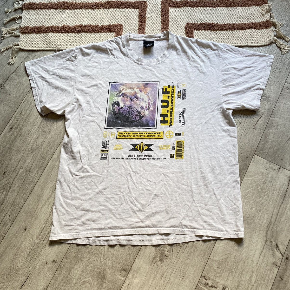 Huf HUF WORLDWIDE SPACESHIP PLANET EARTH CRAZY PRINT T SHIRT Size US XL / EU 56 / 4 - 1 Thumbnail