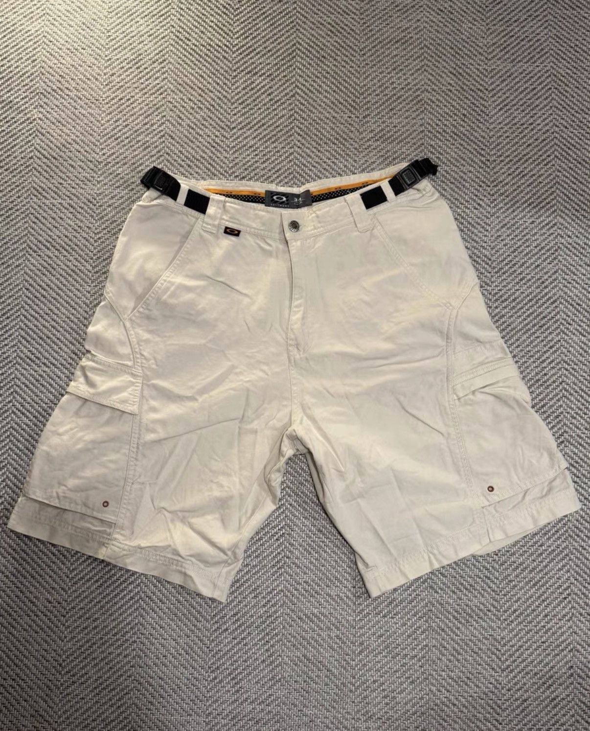 Oakley Oakley 00s Software Sawtooth Logo Cargo Shorts K24 Size US 34 / EU 50 - 2 Thumbnail