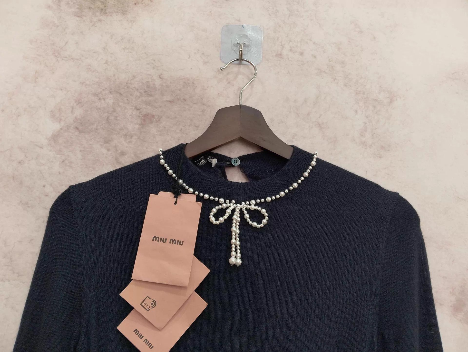 Miu Miu MIU MIU Pearl Bow Crewneck Thin Cashmere Sweater 36 Size XS / US 0-2 / IT 36-38 - 3 Thumbnail