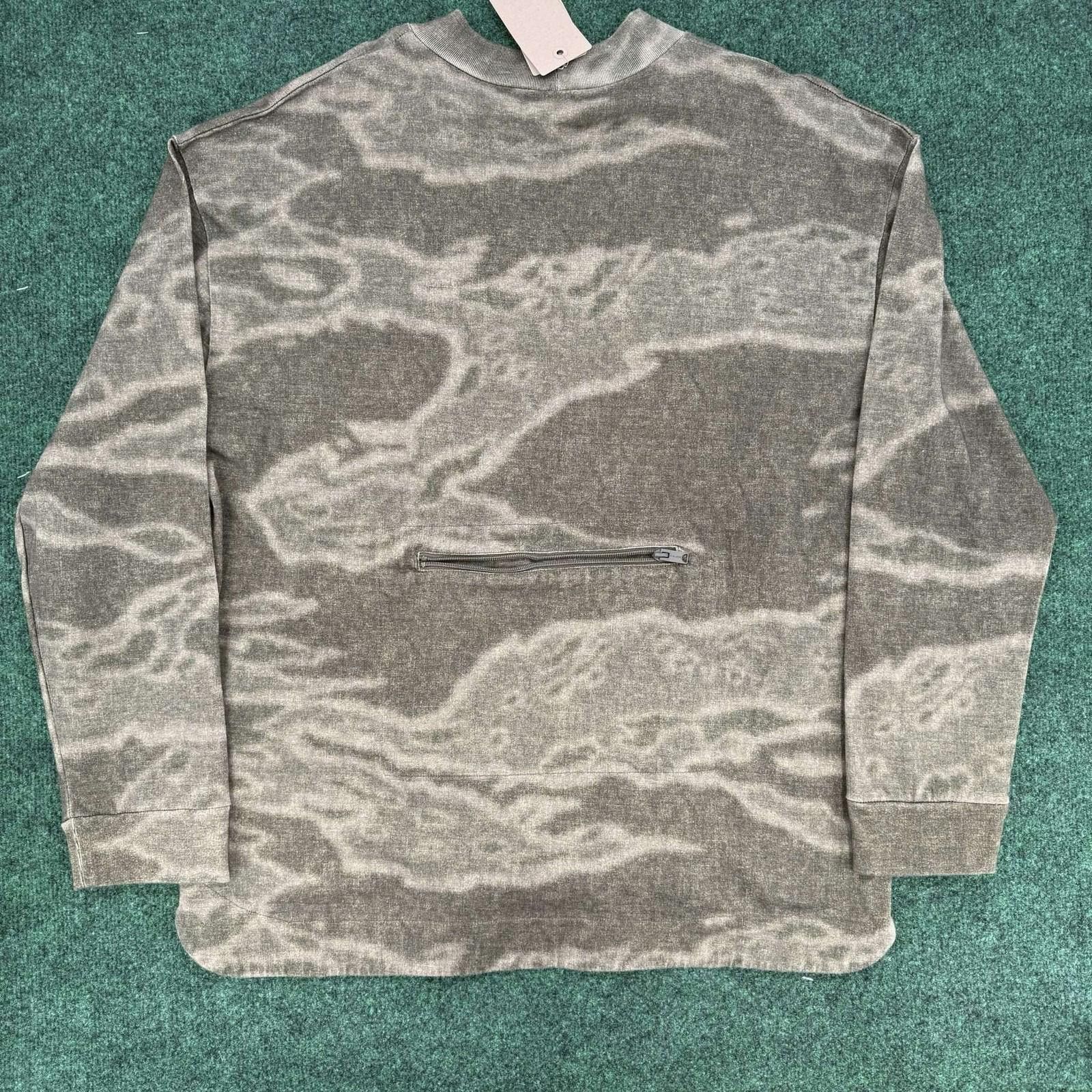 Yeezy Yeezy Season 3 Moto Crew L/S M New with Tags D9303 Size US M / EU 48-50 / 2 - 6 Thumbnail