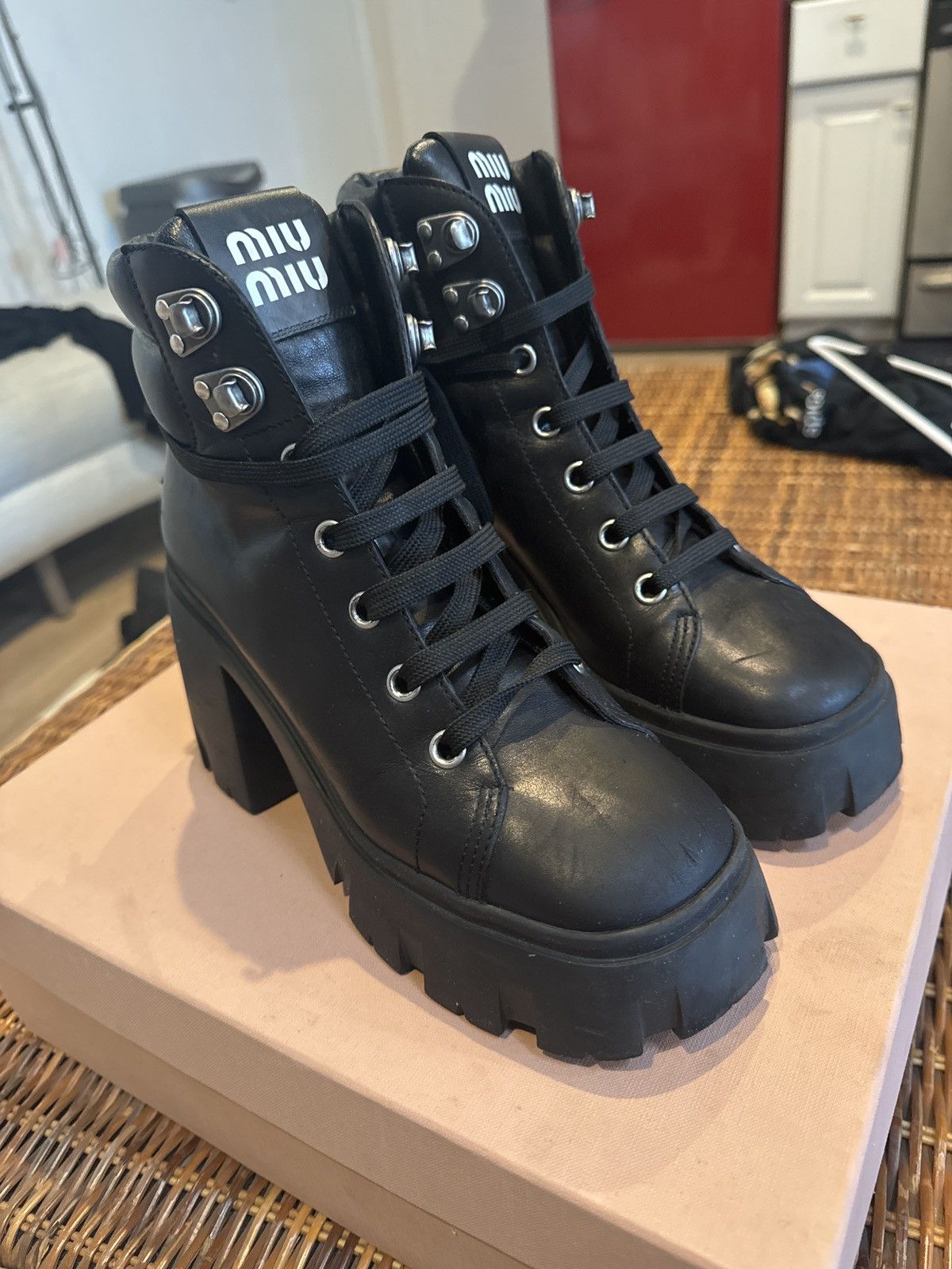 Miu Miu Calzarure Donna Combat Heel Size US 9 / IT 39 - 2 Thumbnail