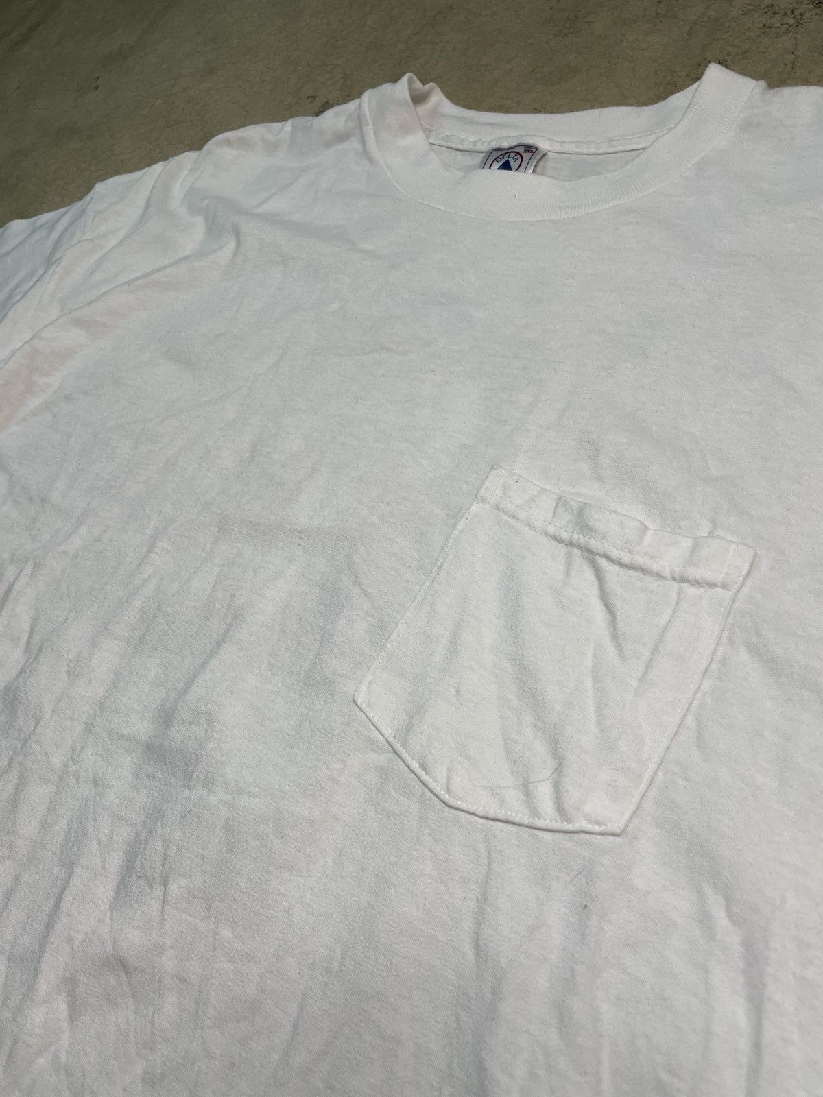Delta VTG 90s Delta Pro Weight Nutcracker White Pocket Tee T-shirt Size US XXL / EU 58 / 5 - 4 Thumbnail