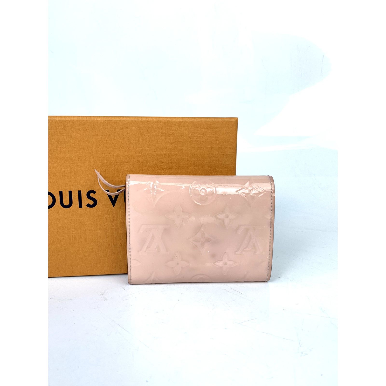 Louis Vuitton Louis Vuitton Rose Ballarine Victorine Vernis Wallet Size ONE SIZE - 7 Thumbnail