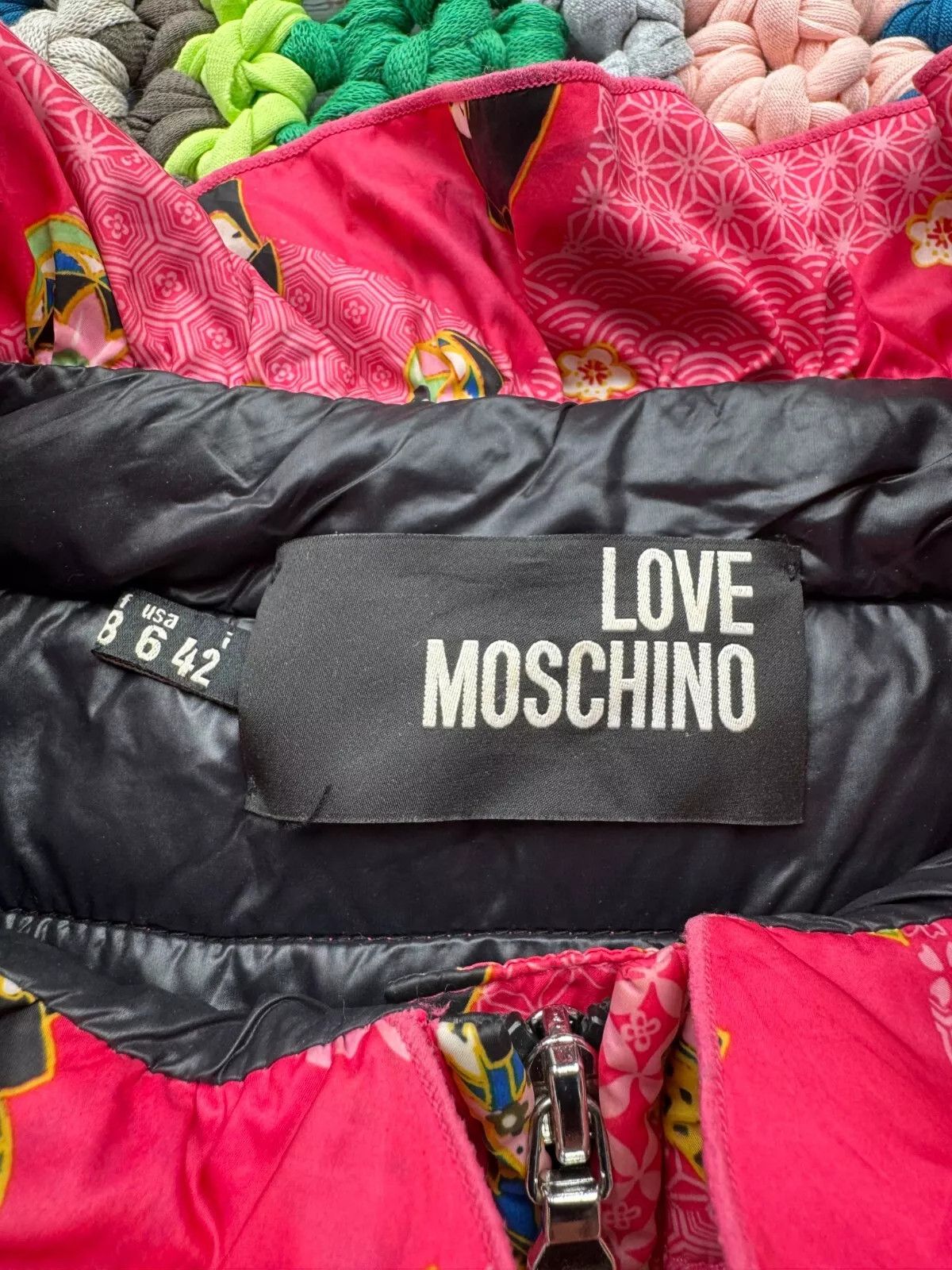 Moschino Love Moschino Down Jacket (V115)(D10) Size M / US 6-8 / IT 42-44 - 5 Thumbnail