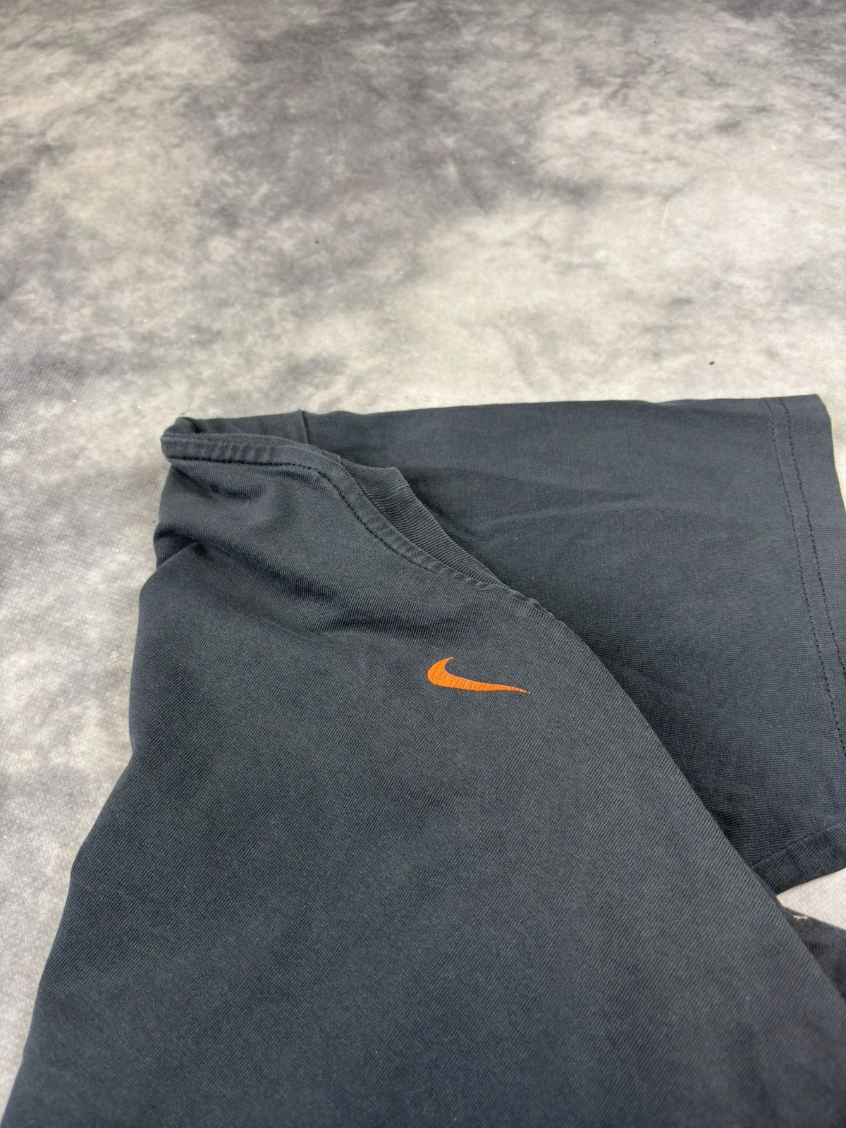 Nike × Vintage Vintage Nike t shirt centre logo TN+ AIR MAX swoosh drill Size US M / EU 48-50 / 2 - 4 Thumbnail