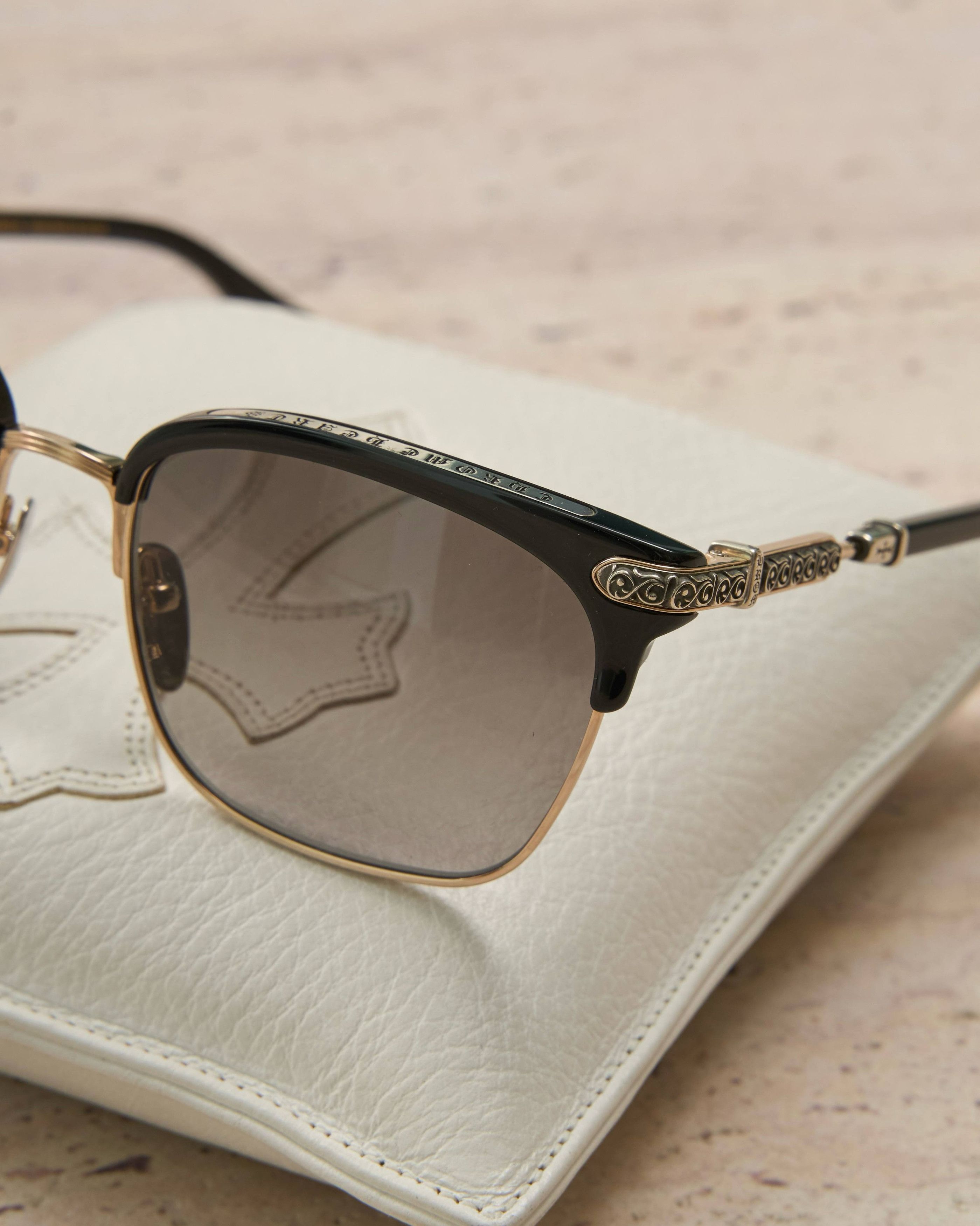 Chrome Hearts CHROME HEARTS VERTICAL SMILE II Black/Gold Plated Size ONE SIZE - 9 Thumbnail